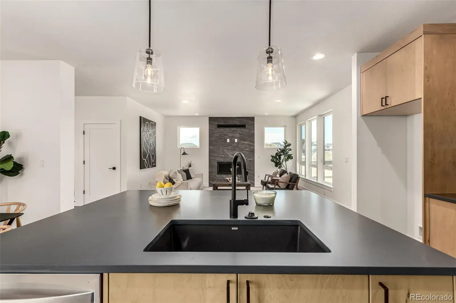 5584 Moosehead Circle Longmont CO 80504 MLS #REC8435301 01142026050525 1600 12