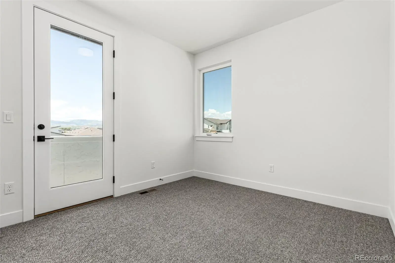 5584 Moosehead Circle Longmont CO 80504 MLS #REC8435301 01142026050525 1600 25
