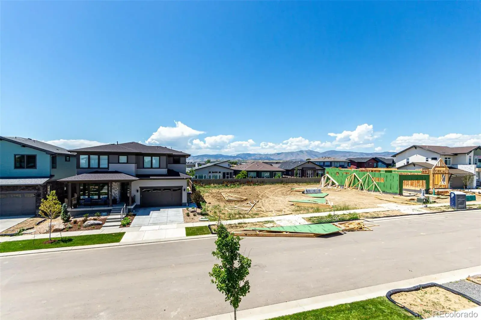 5584 Moosehead Circle Longmont CO 80504 MLS #REC8435301 01142026050525 1600 34