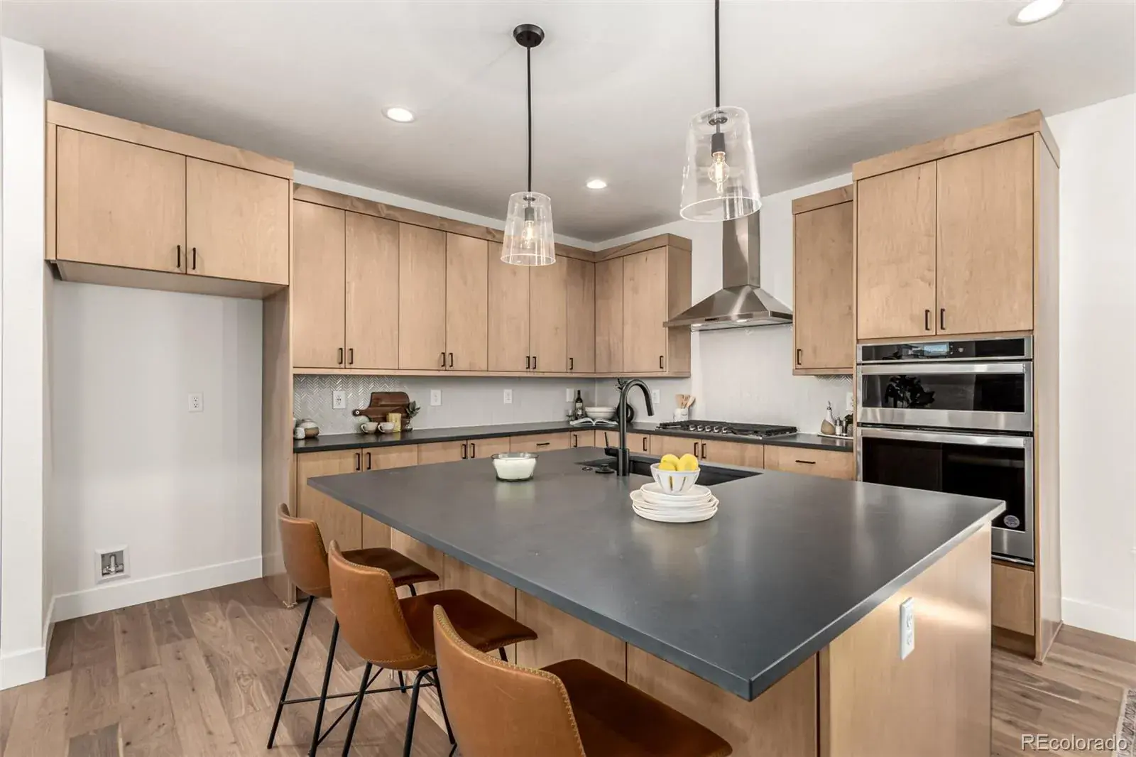 5584 Moosehead Circle Longmont CO 80504 MLS #REC8435301 01142026050525 1600 8