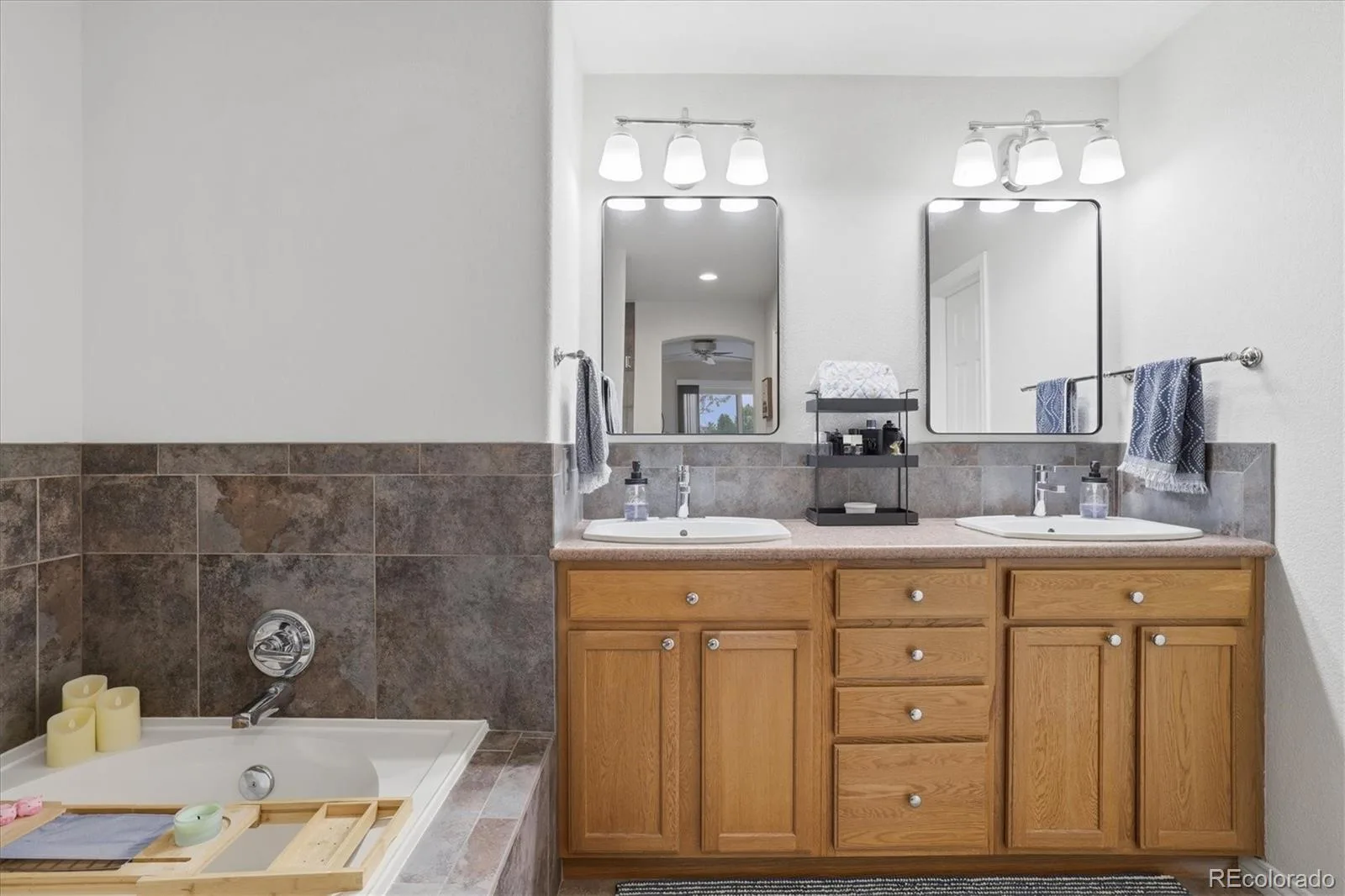 6607 S Forest Way #E Centennial CO 80121 | MLS #REC8438342 08252026215003 1600 14