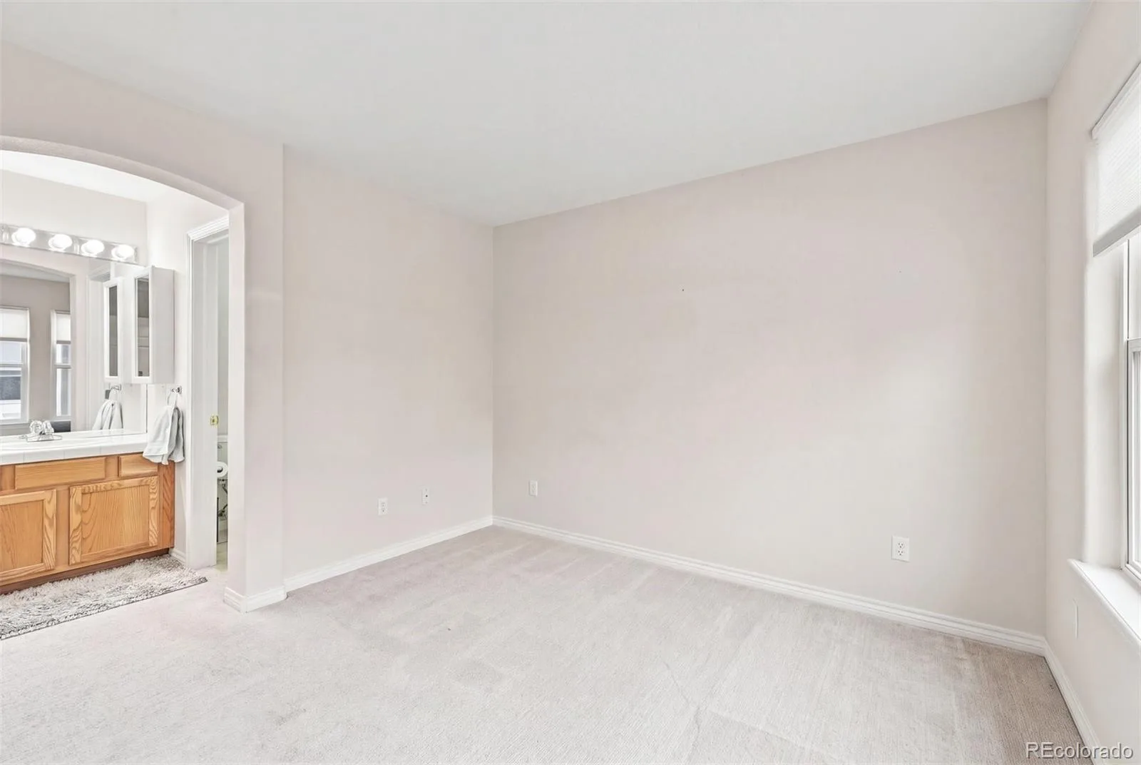 6607 S Forest Way #E Centennial CO 80121 | MLS #REC8438342 08252026215003 1600 19