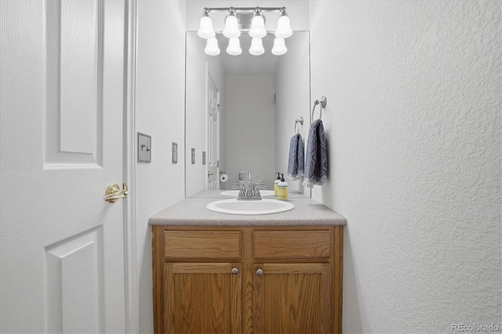 6607 S Forest Way #E Centennial CO 80121 | MLS #REC8438342 08252026215003 1600 22