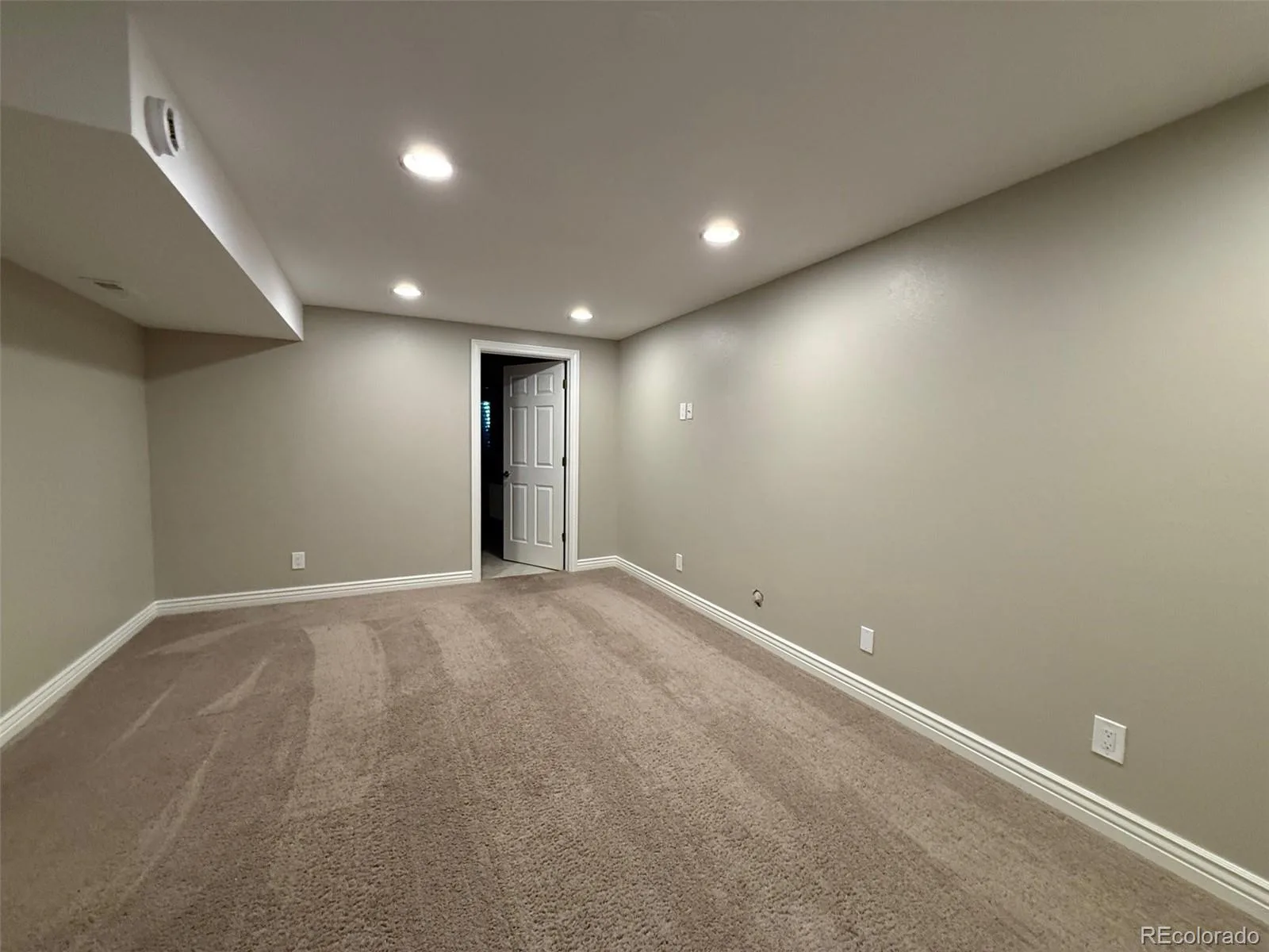 10577 W Maplewood Drive #B Littleton CO 80127 | MLS #REC8439525 08042026002952 1600 14