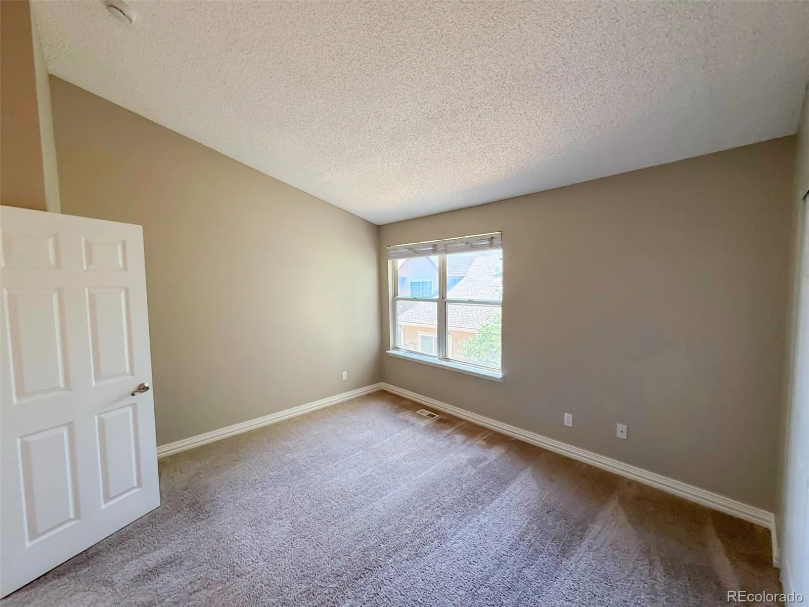10577 W Maplewood Drive #B Littleton CO 80127 | MLS #REC8439525 08042026002952 1600 23