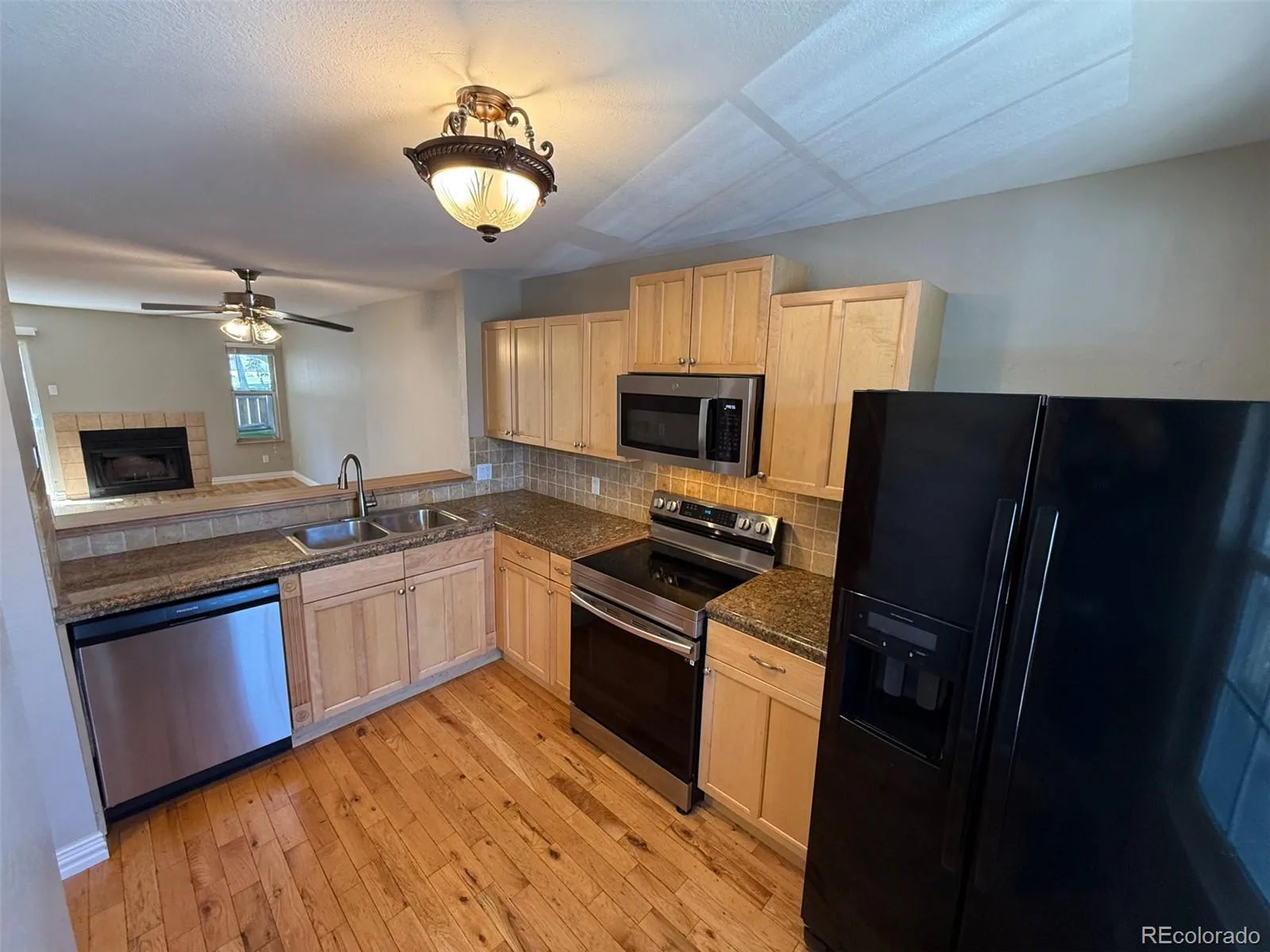 10577 W Maplewood Drive #B Littleton CO 80127 | MLS #REC8439525 08042026002952 1600 4