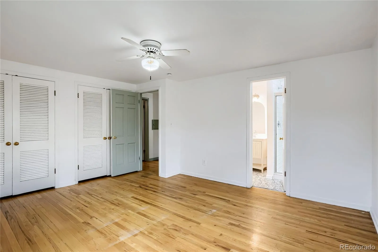 3320 S Locust Street Denver CO 80222 MLS #REC8442509 05202026223320 1600 12