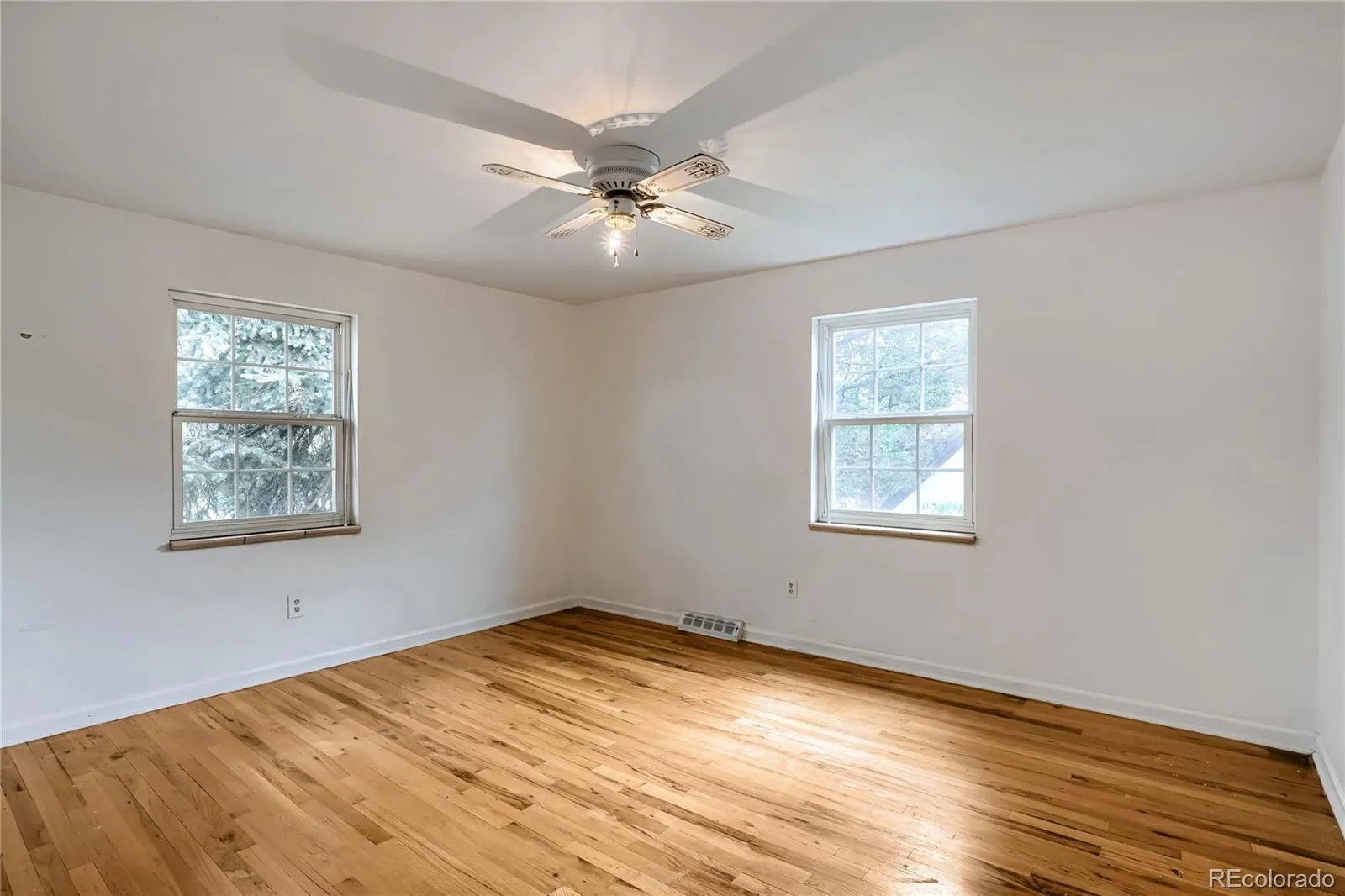 3320 S Locust Street Denver CO 80222 MLS #REC8442509 05202026223320 1600 16