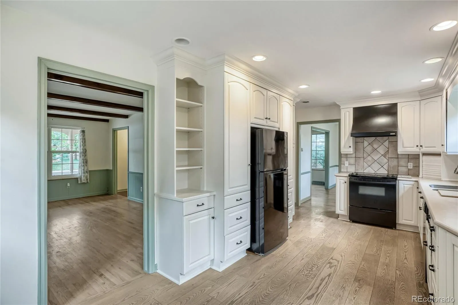 3320 S Locust Street Denver CO 80222 MLS #REC8442509 05202026223320 1600 8