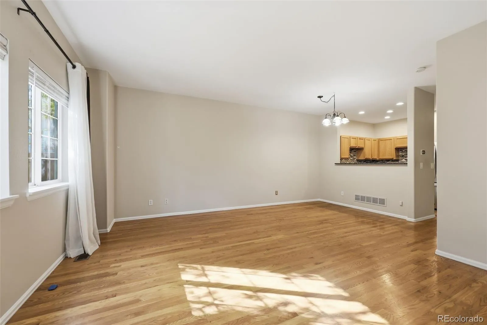 12474 E Tennessee Circle Aurora CO 80012 | MLS #REC8443064 05202026001347 1600 3