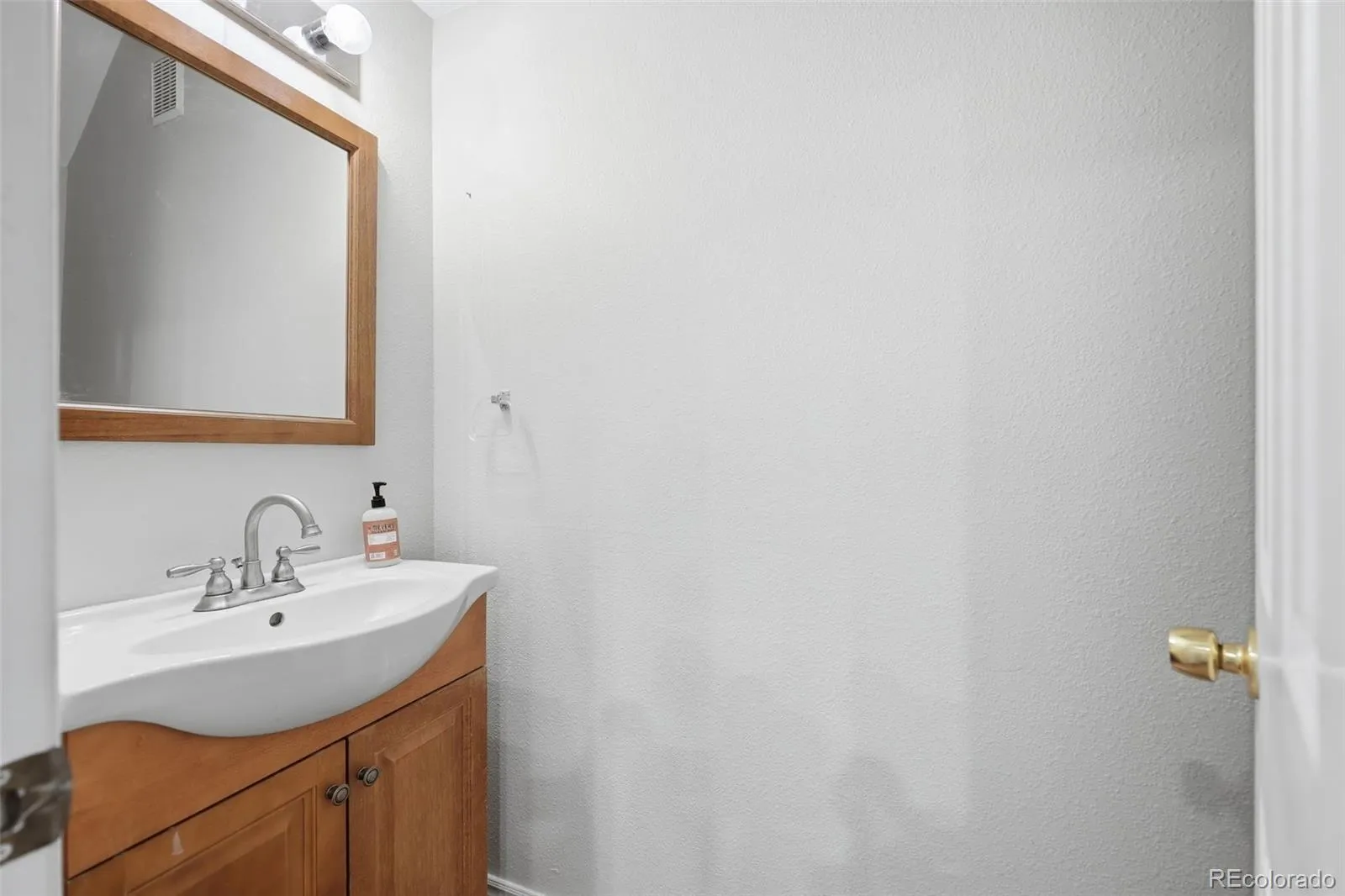 12474 E Tennessee Circle Aurora CO 80012 | MLS #REC8443064 05202026001347 1600 7