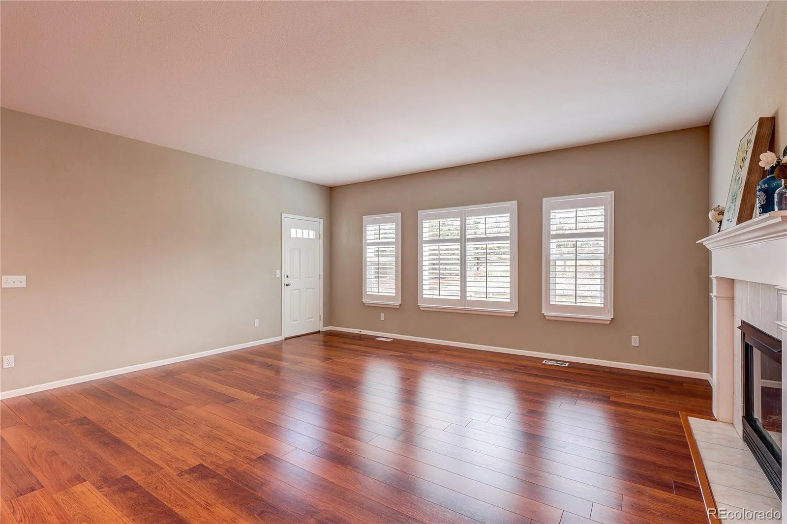 17808 E Oakwood Lane Aurora CO 80016 MLS #REC8444065 04302026010524 1600 15