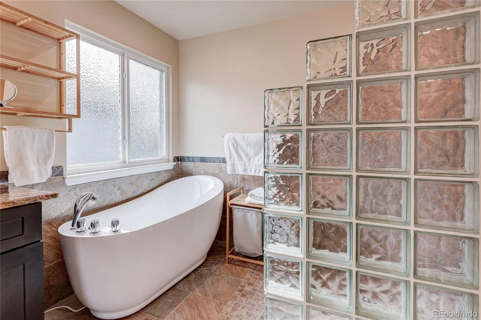 17808 E Oakwood Lane Aurora CO 80016 MLS #REC8444065 04302026010524 1600 27