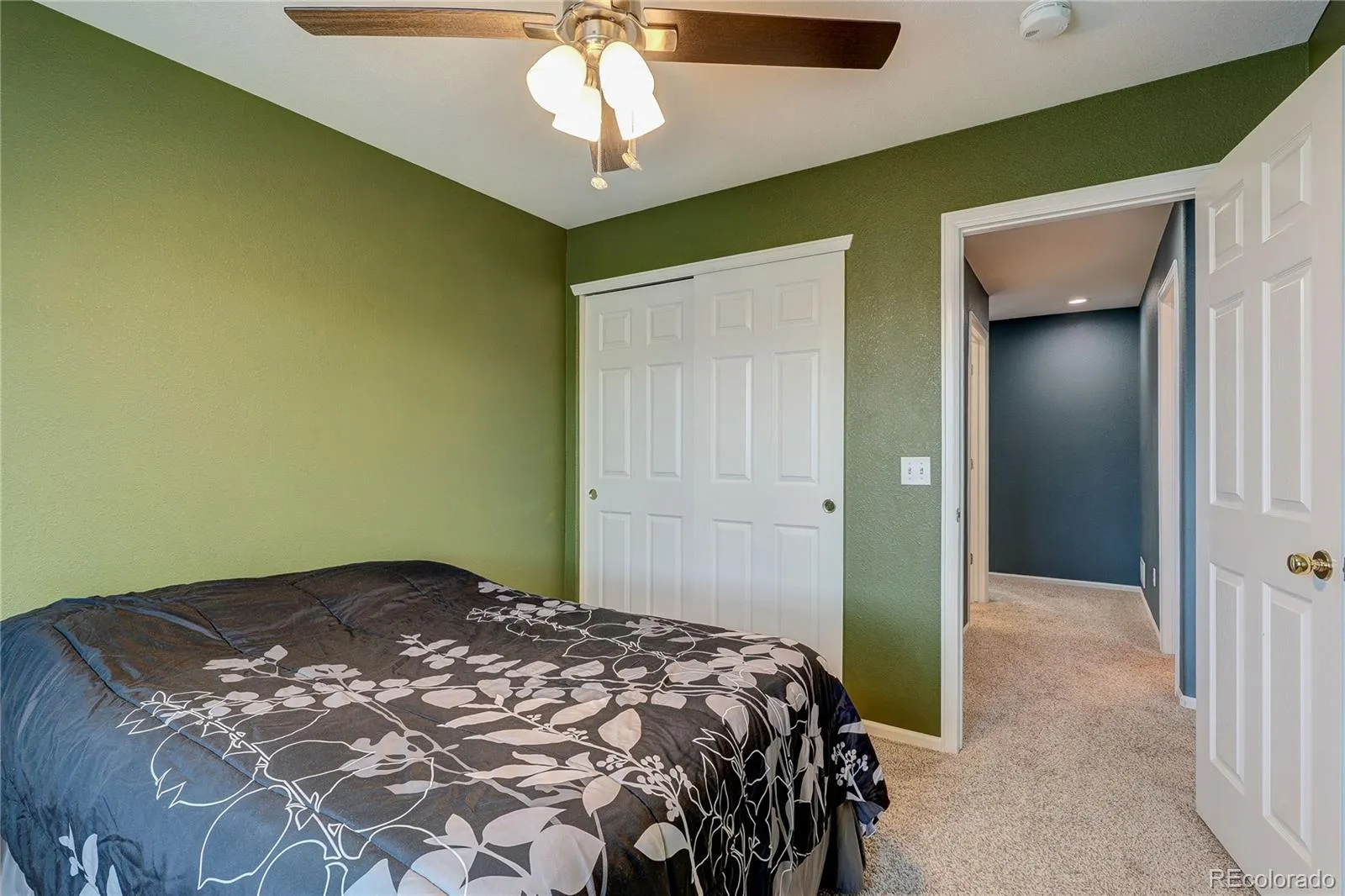 17808 E Oakwood Lane Aurora CO 80016 MLS #REC8444065 04302026010524 1600 33