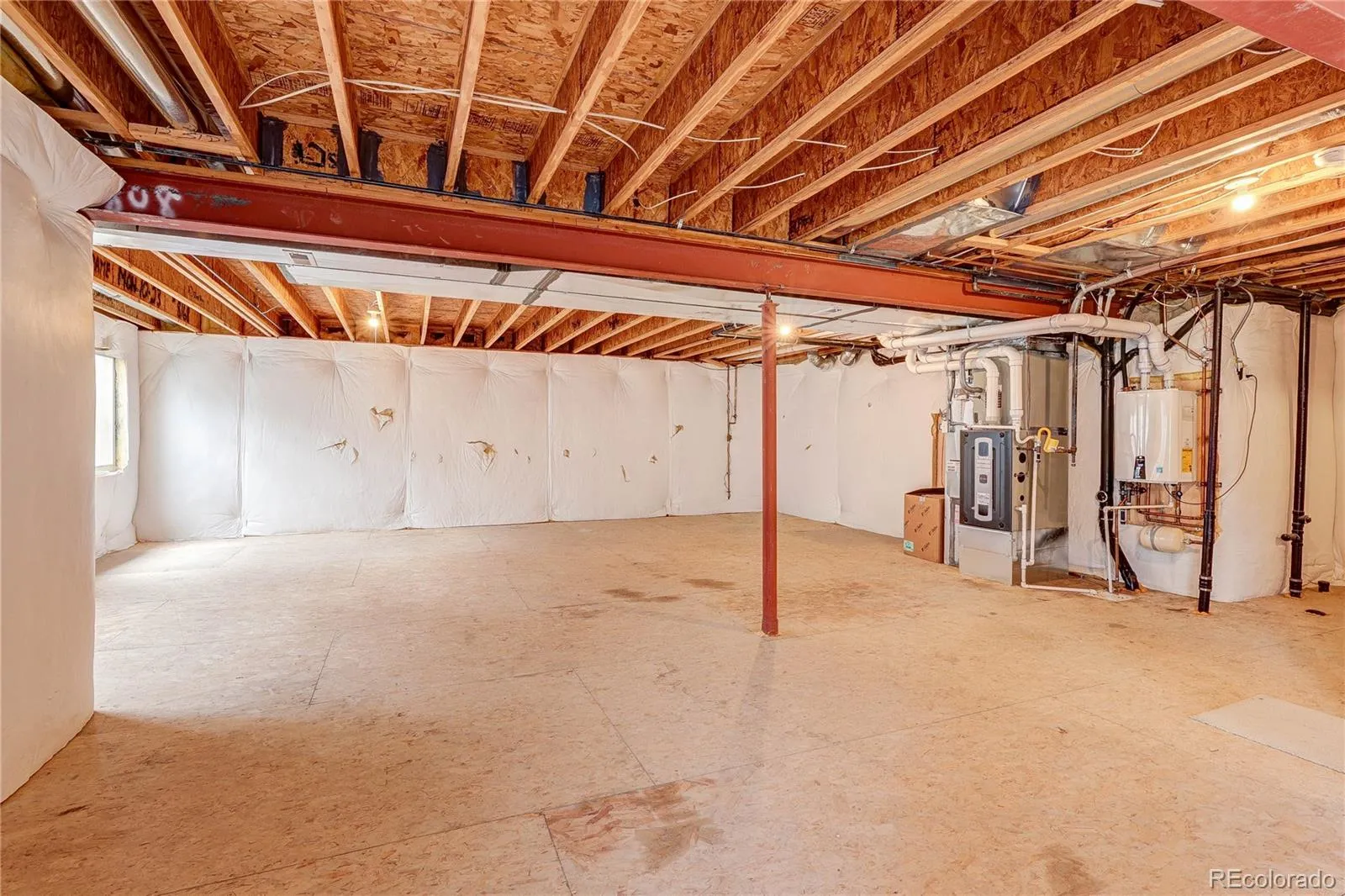 17808 E Oakwood Lane Aurora CO 80016 MLS #REC8444065 04302026010524 1600 41