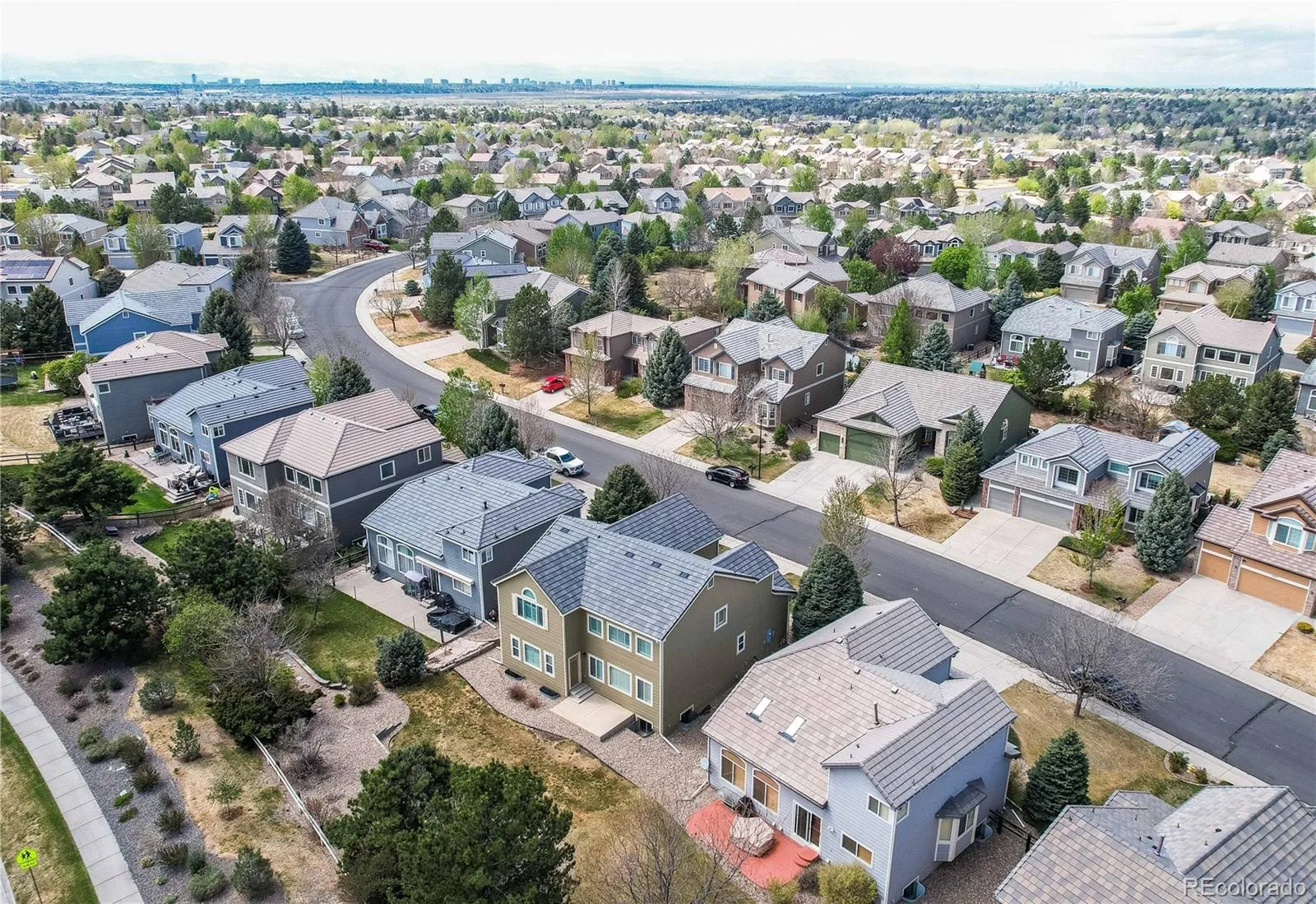 17808 E Oakwood Lane Aurora CO 80016 MLS #REC8444065 04302026010524 1600 47