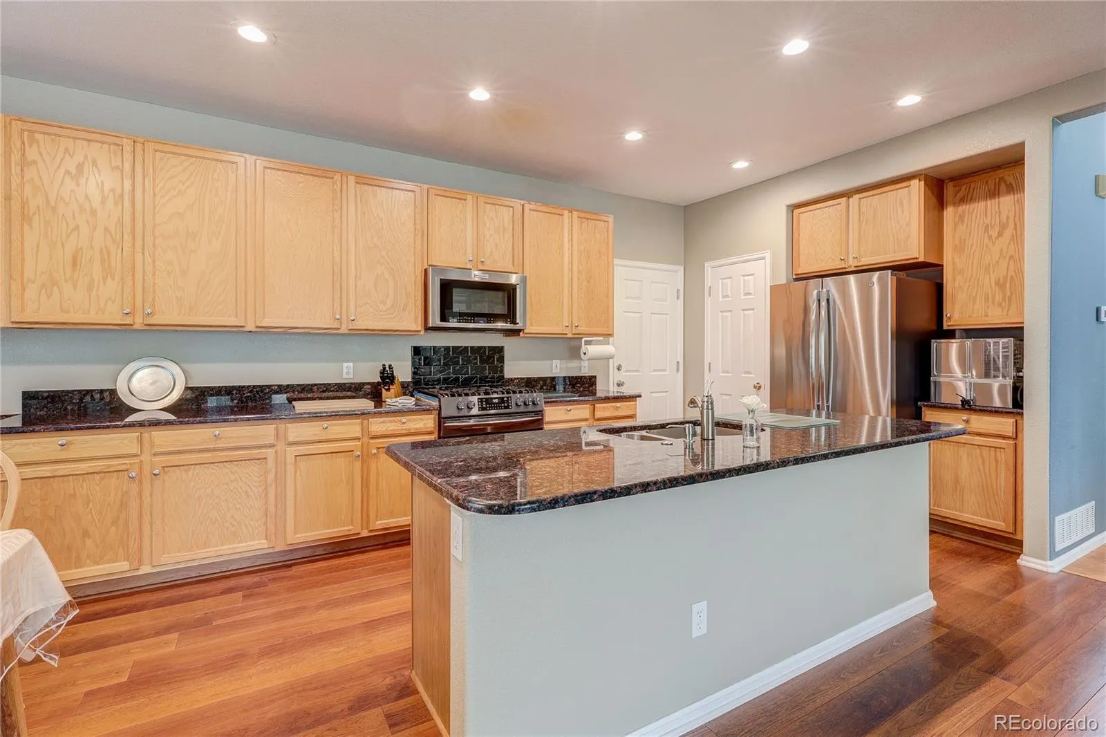 17808 E Oakwood Lane Aurora CO 80016 MLS #REC8444065 04302026010524 1600 8