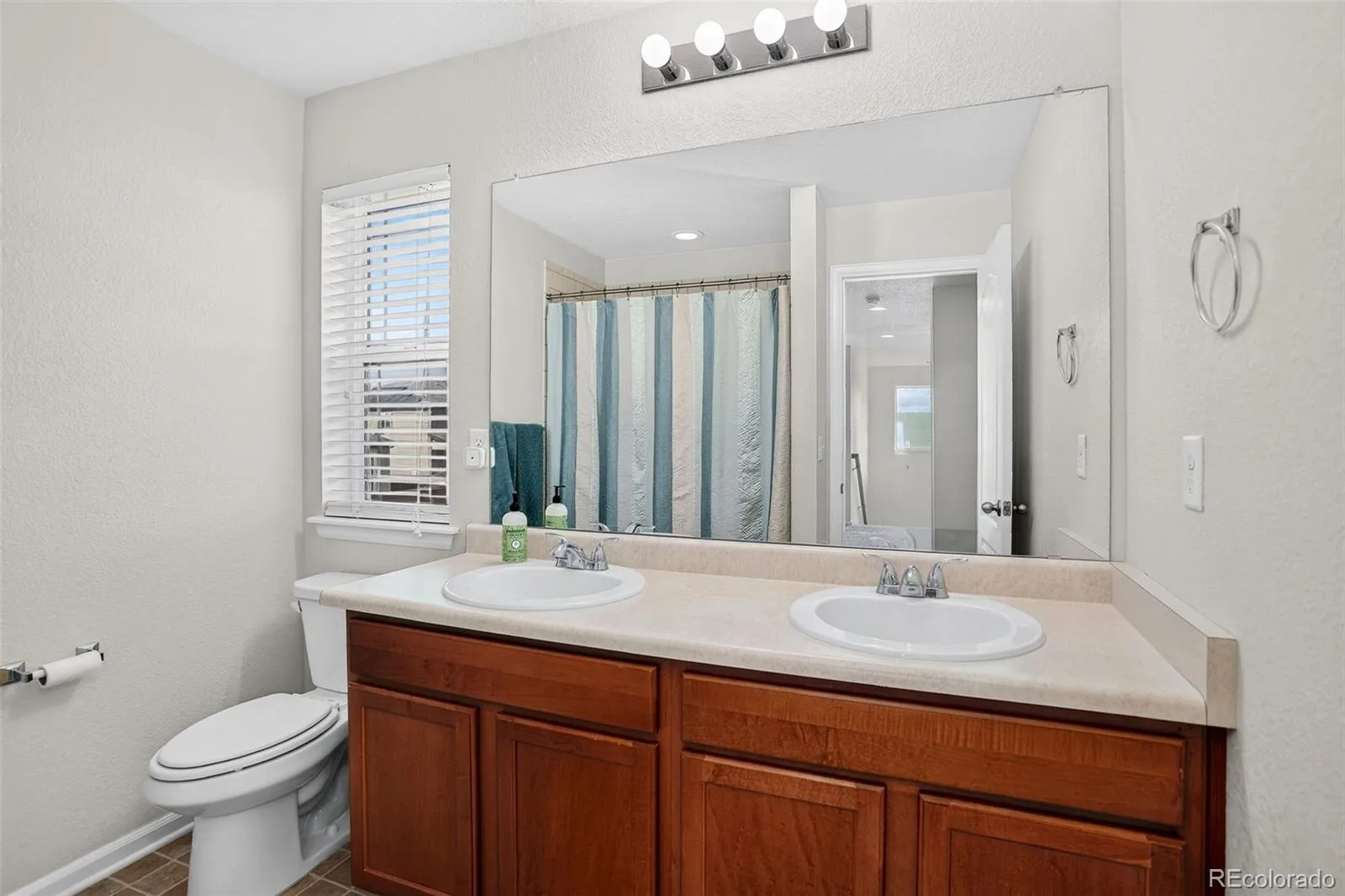 25168 E Ellsworth Place Aurora CO 80018 | MLS #REC8444893 08082026015245 1600 37