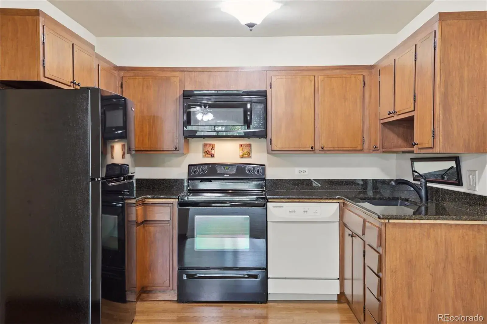 725 S Clinton Street #2B Denver CO 80247 | MLS #REC8445602 07222025143455 1600 4