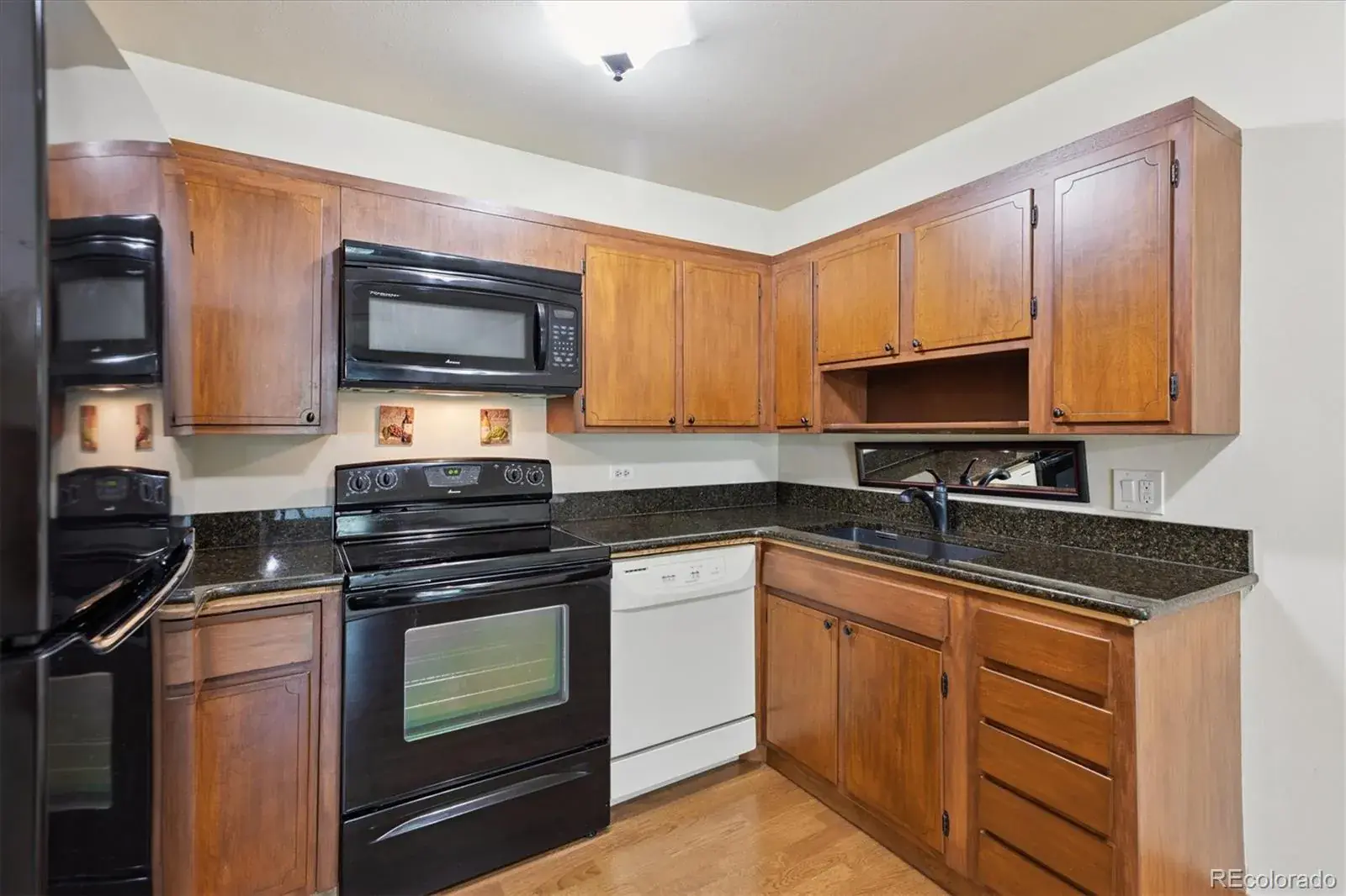 725 S Clinton Street #2B Denver CO 80247 | MLS #REC8445602 07222025143455 1600 5