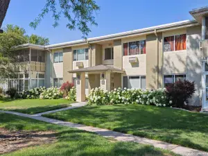 725 S Clinton Street #2B Denver CO 80247 | MLS #REC8445602 07222025143455 300 0