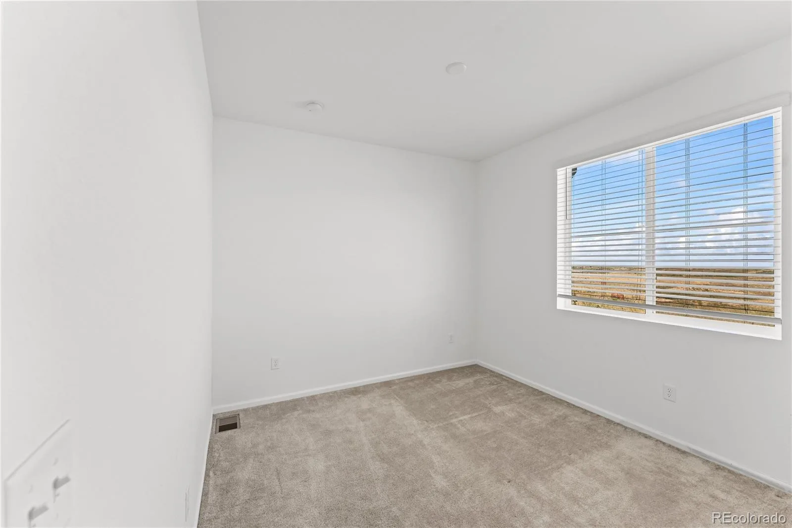 24223 E 41st Avenue Aurora CO 80019 | MLS #REC8446391 08242026175928 1600 15