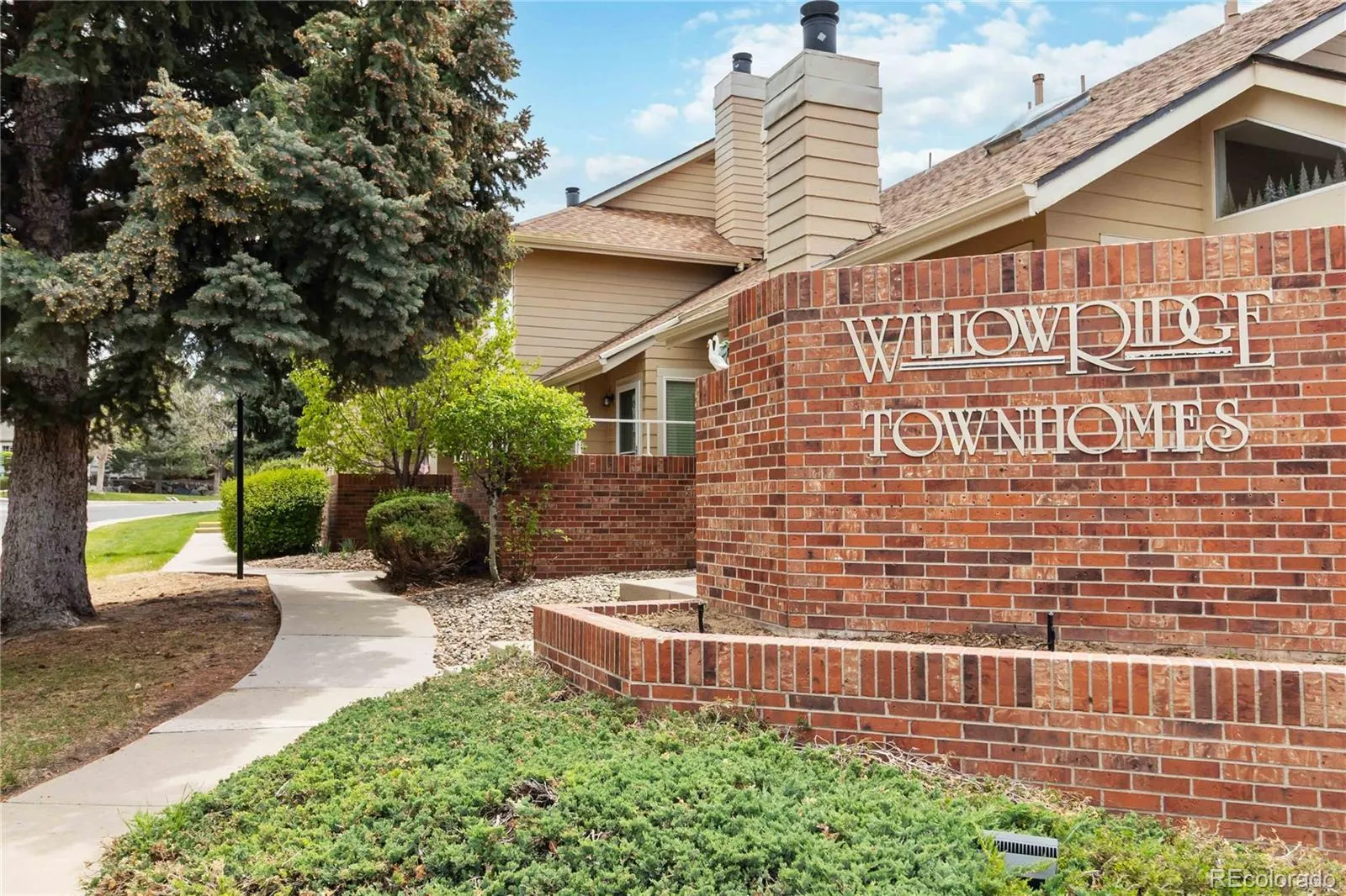 2136 S Scranton Way Aurora CO 80014 MLS #REC8449564 04162026003649 1600 19
