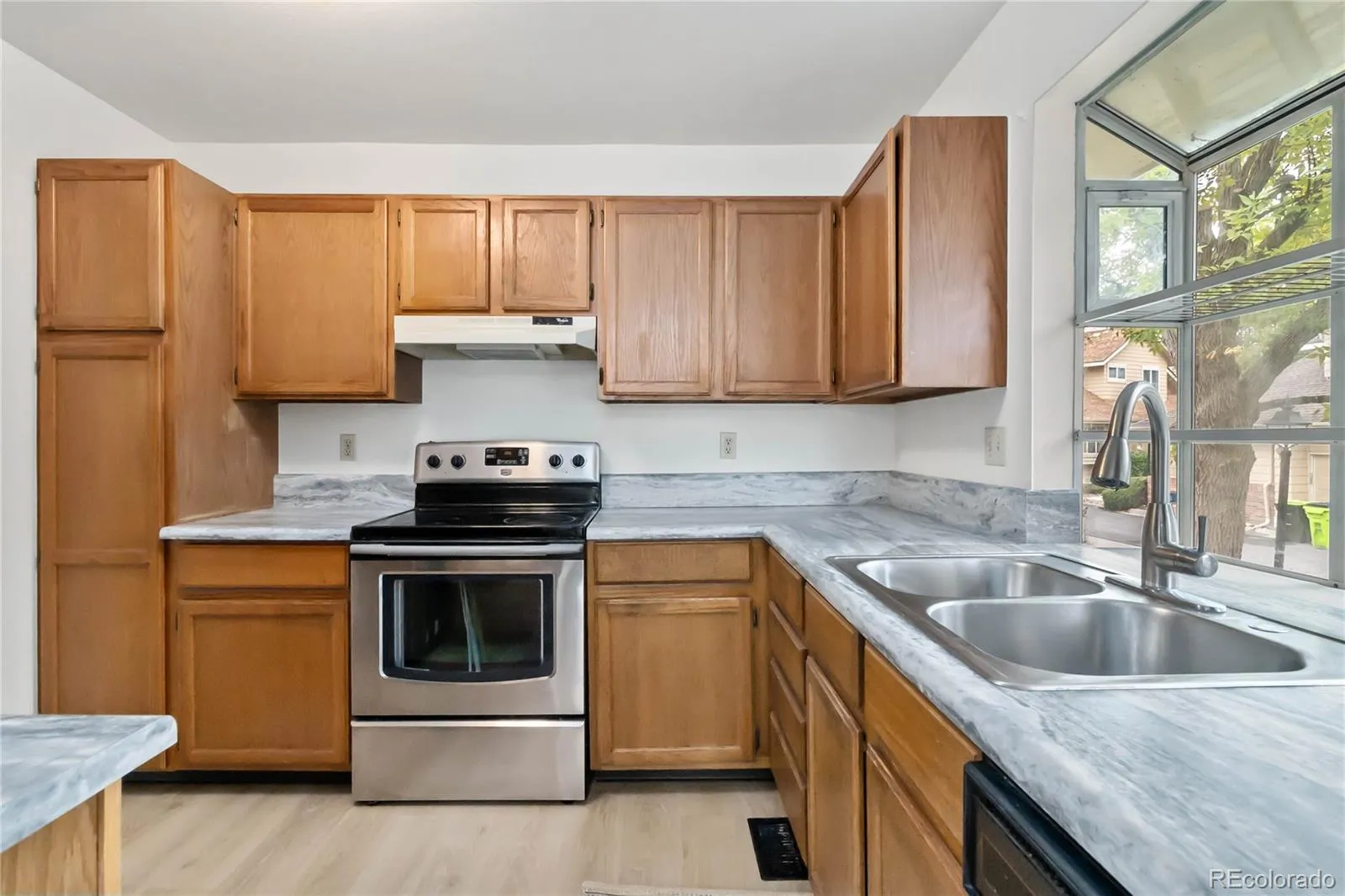 2136 S Scranton Way Aurora CO 80014 MLS #REC8449564 04162026003649 1600 5