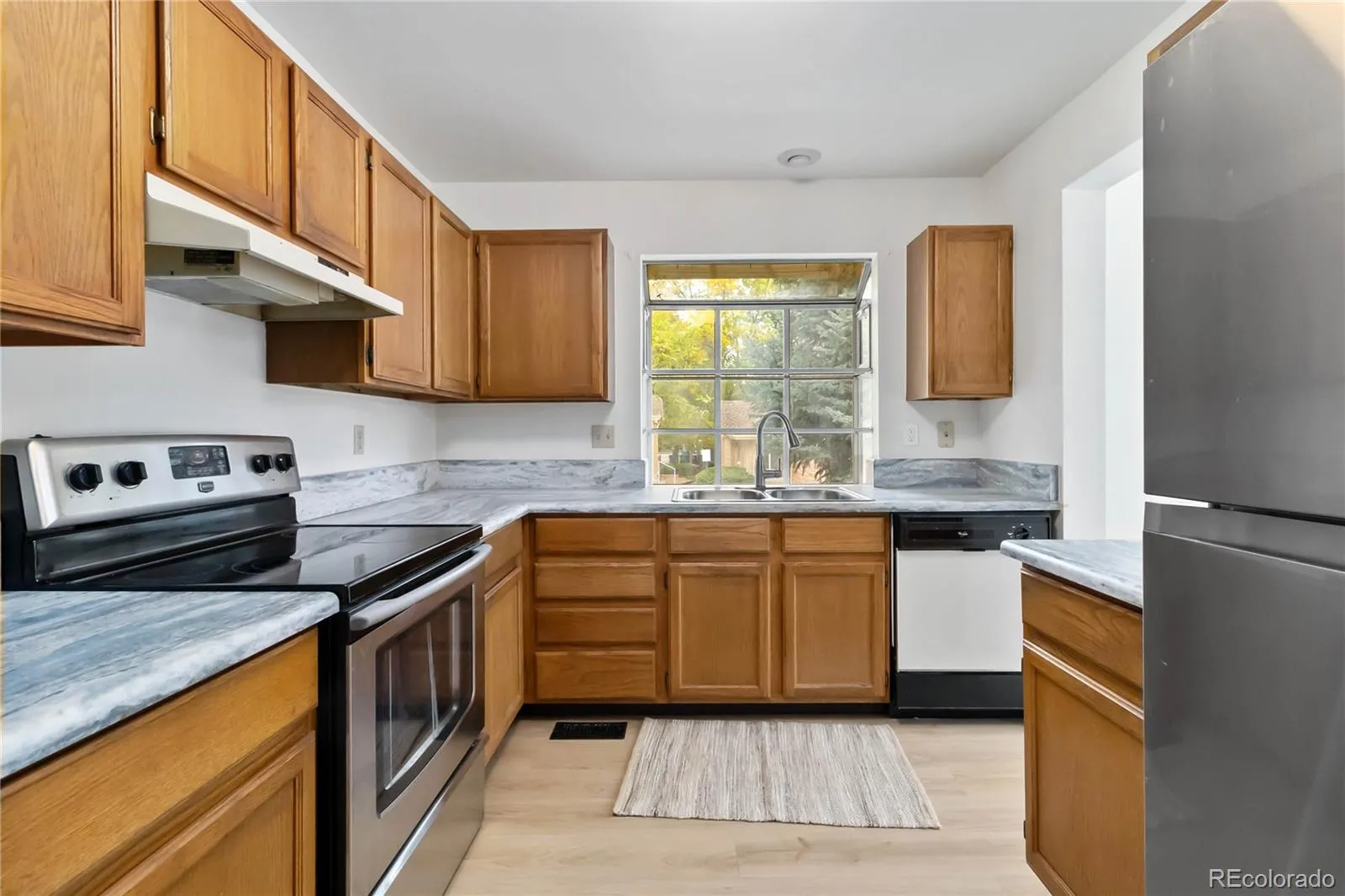 2136 S Scranton Way Aurora CO 80014 MLS #REC8449564 04162026003649 1600 6