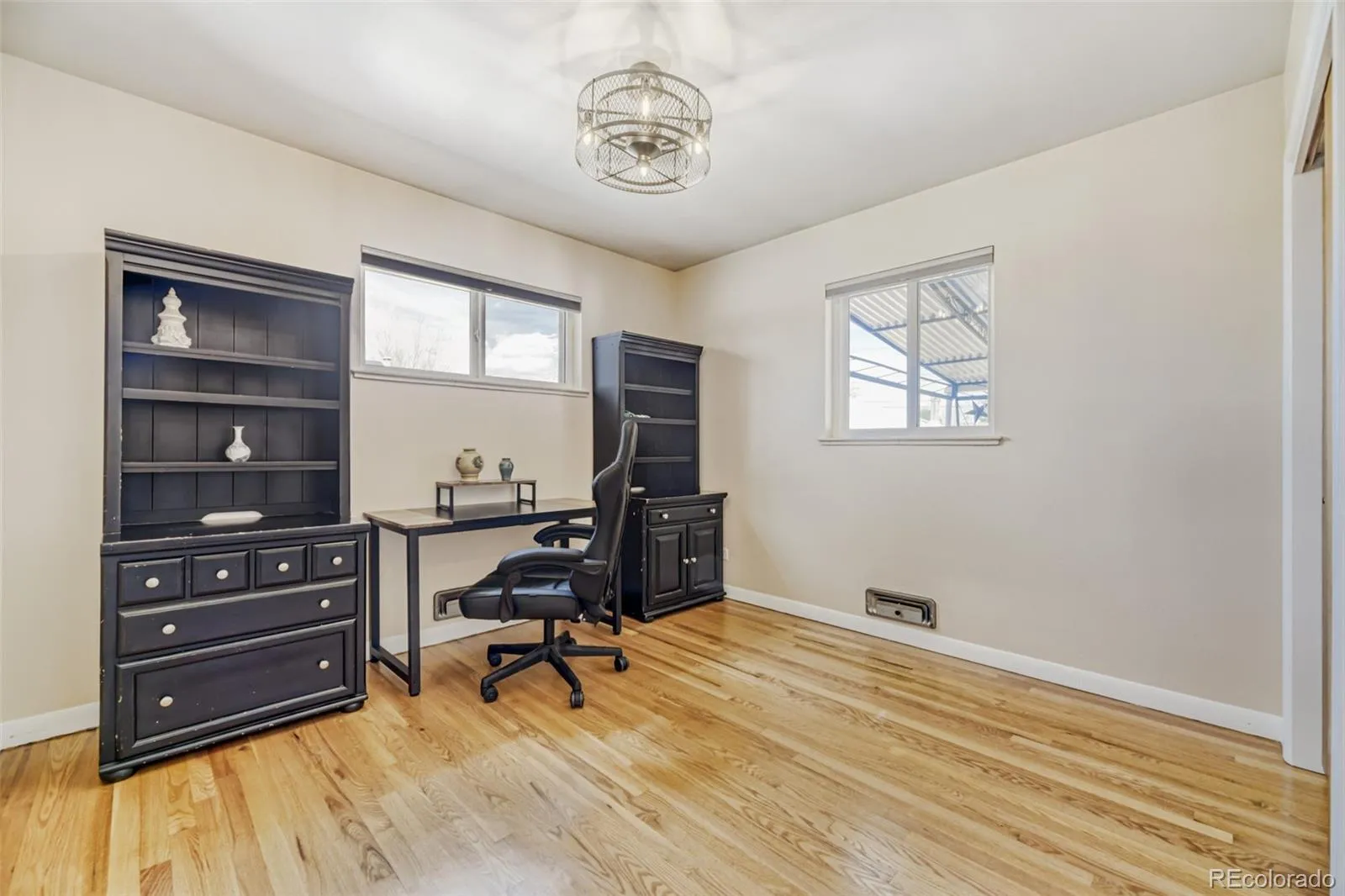 04032026221047 1600 6