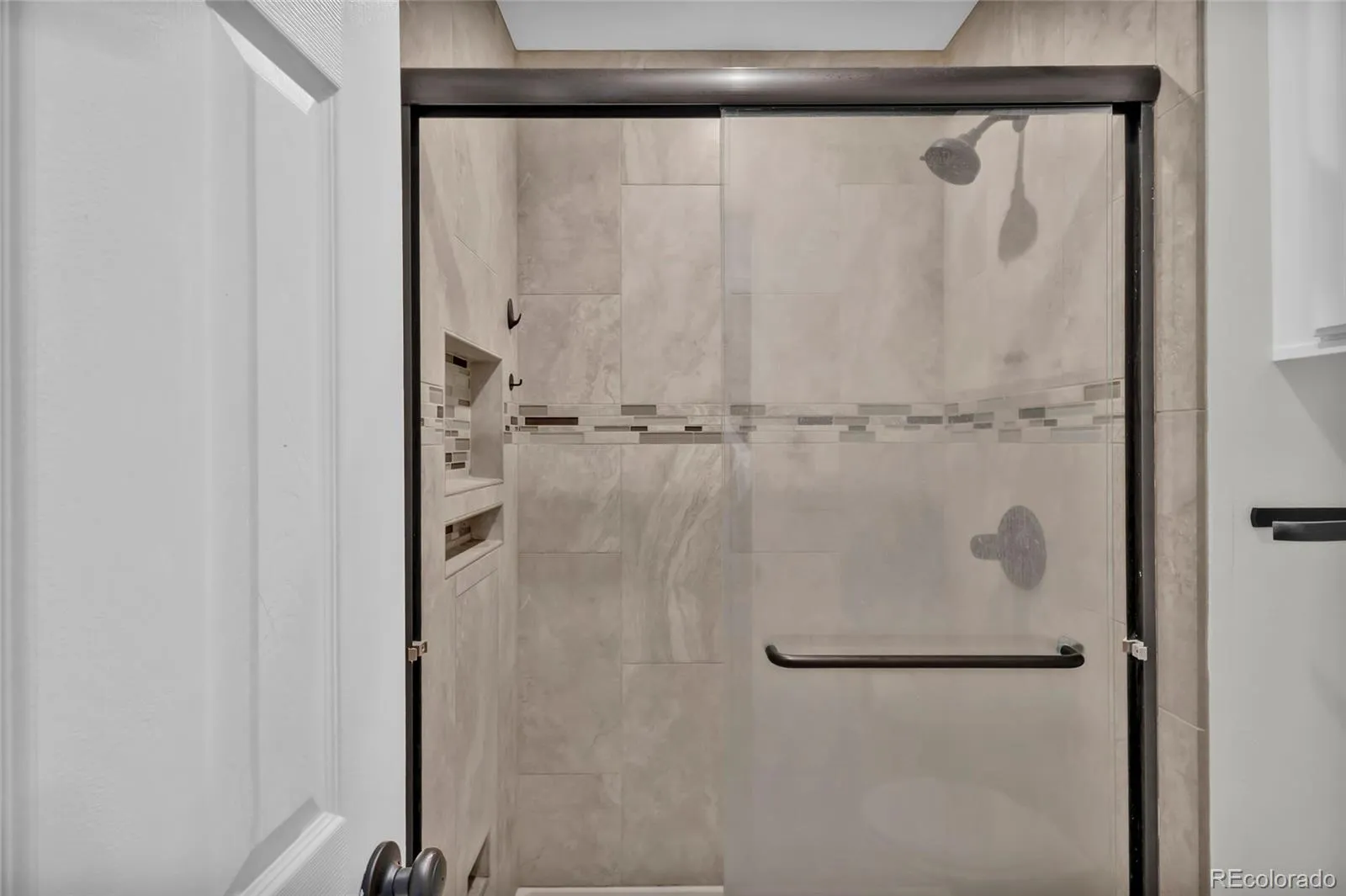 14702 E Evans Avenue Aurora CO 80014 MLS #REC8455030 04302026183213 1600 19
