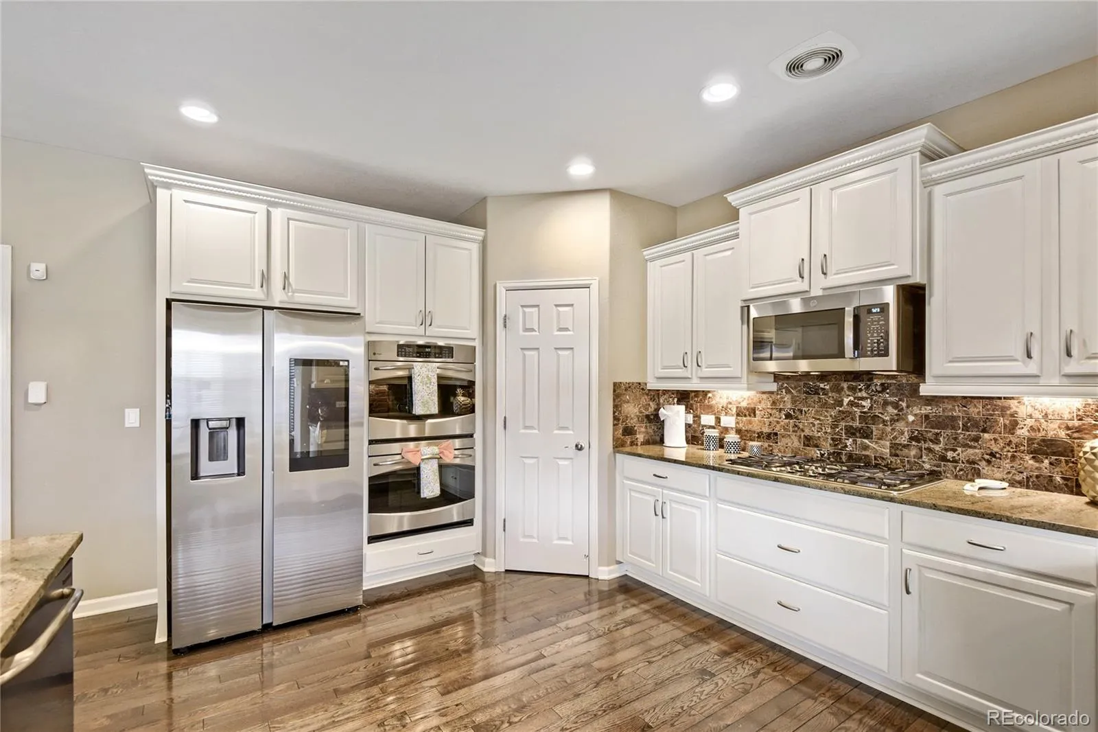 13942 Lexington Drive Parker CO 80134 MLS #REC8456286 04232026050402 1600 7