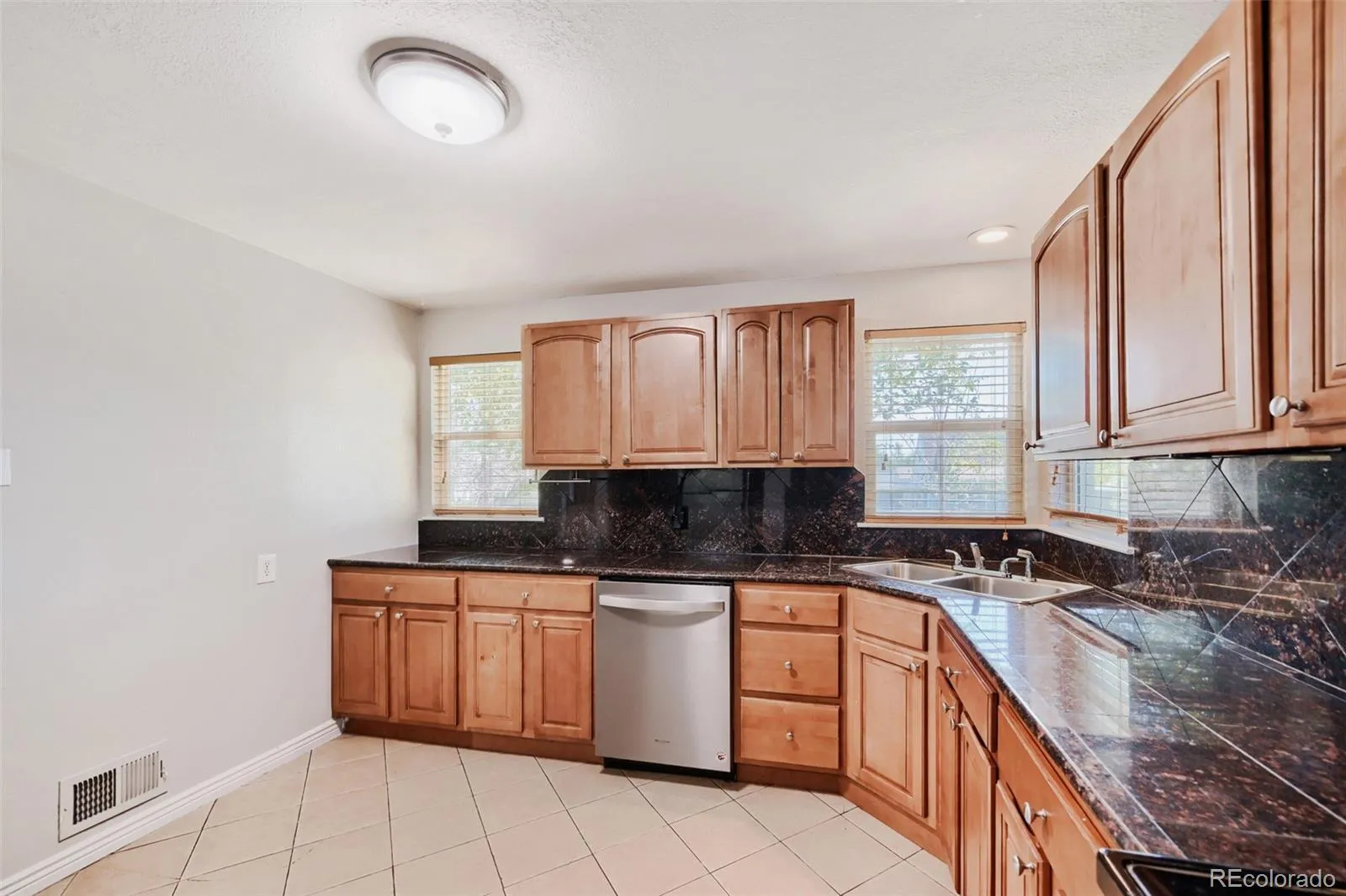 4895 Tejon Street Denver CO 80221 MLS #REC8458374 05182026230735 1600 5