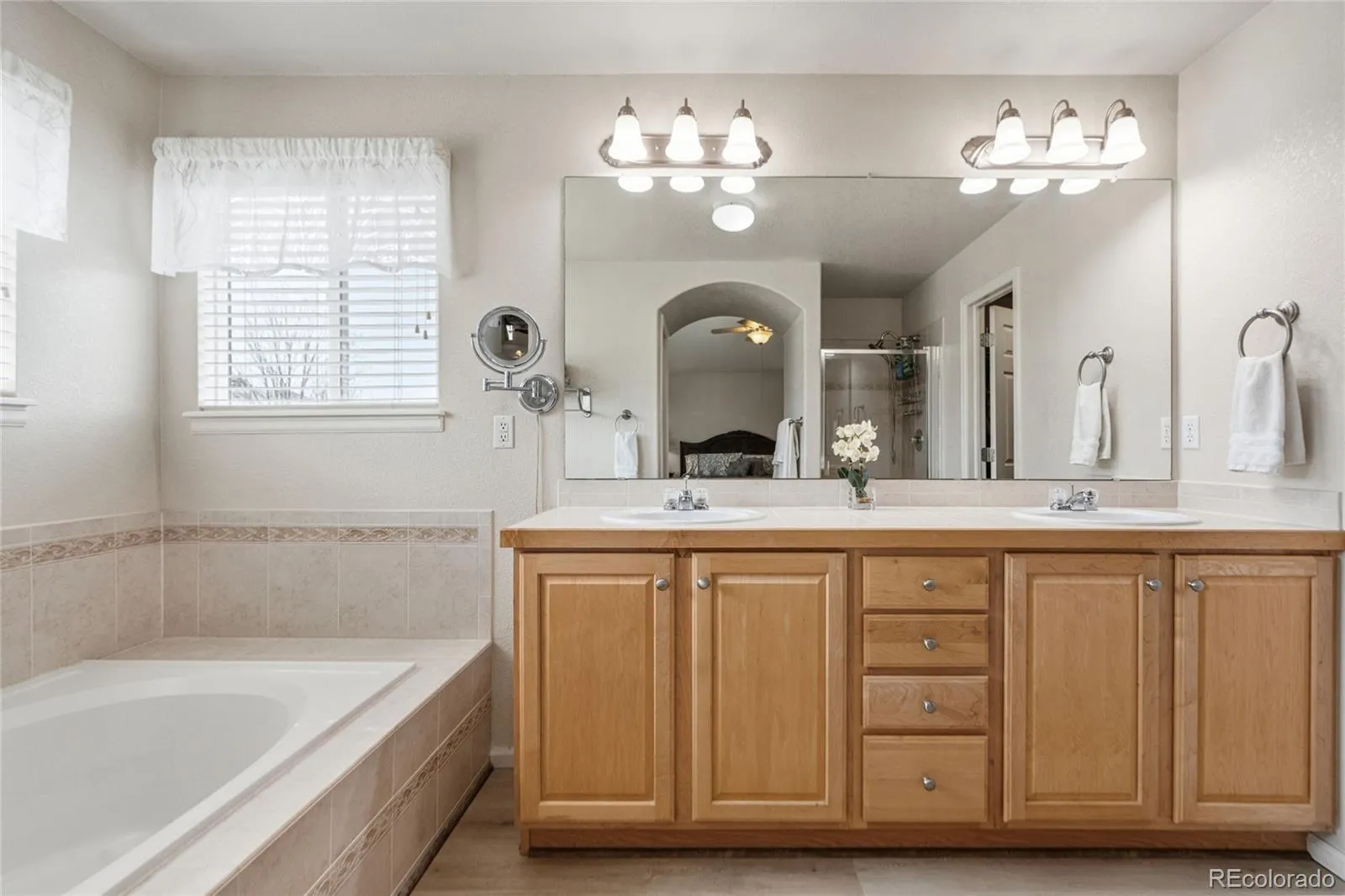 04042026150307 1600 28