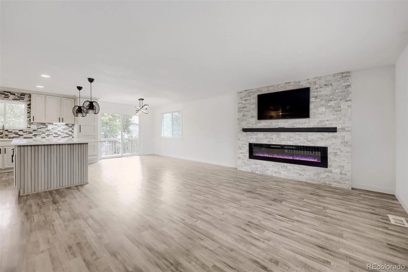 8956 Wagner Lane Westminster CO 80031 | MLS #REC8465522 08142026202824 1600 3