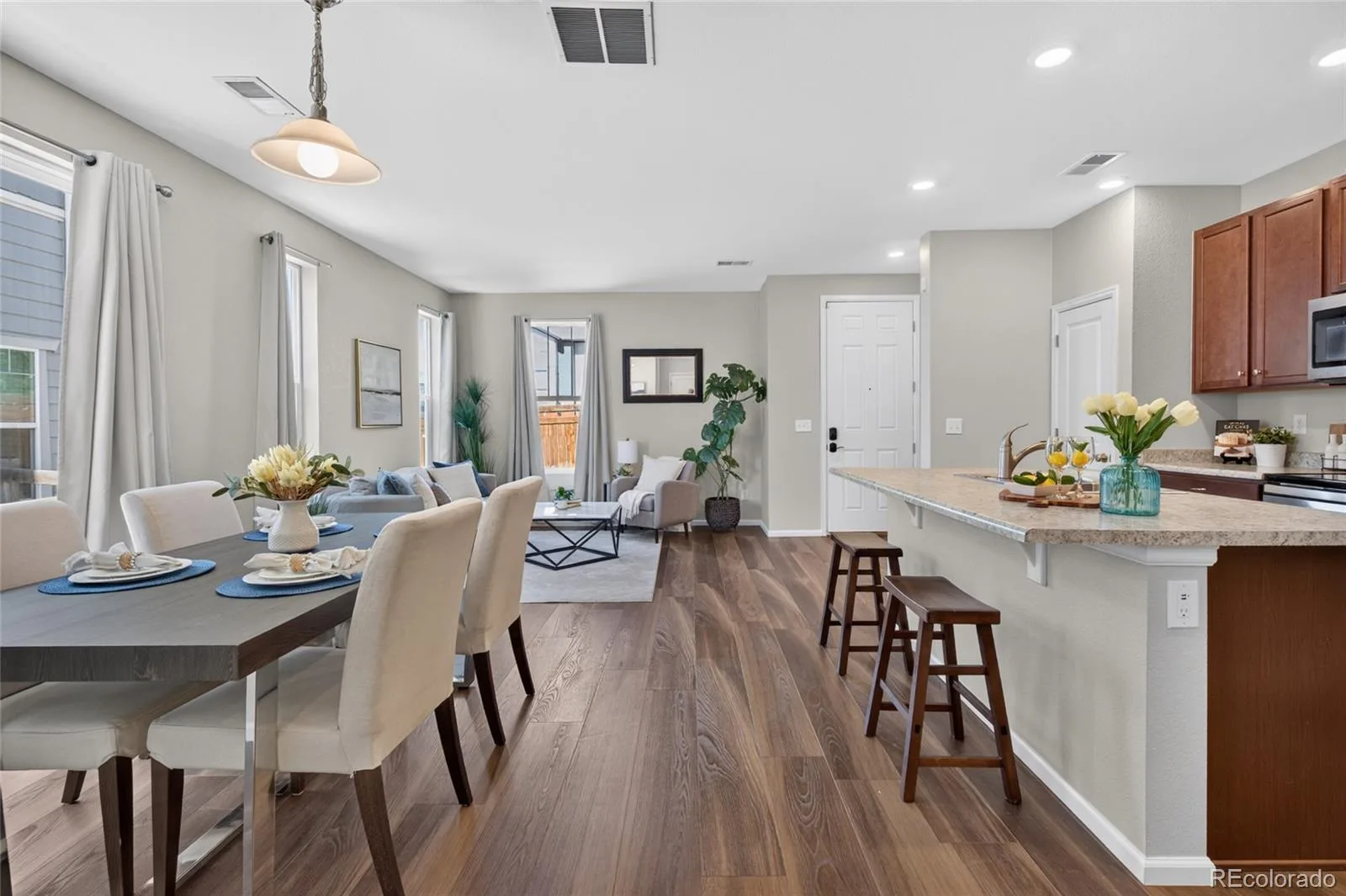21719 E Quincy Circle Aurora CO 80015 | MLS #REC8466063 07032026005544 1600 23