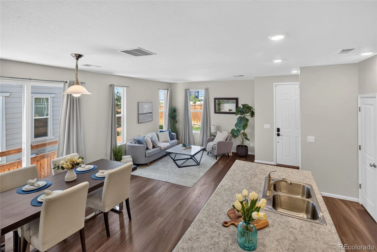 21719 E Quincy Circle Aurora CO 80015 | MLS #REC8466063 07032026005544 1600 24
