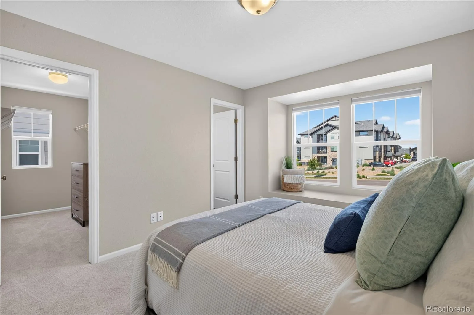 21719 E Quincy Circle Aurora CO 80015 | MLS #REC8466063 07032026005544 1600 28