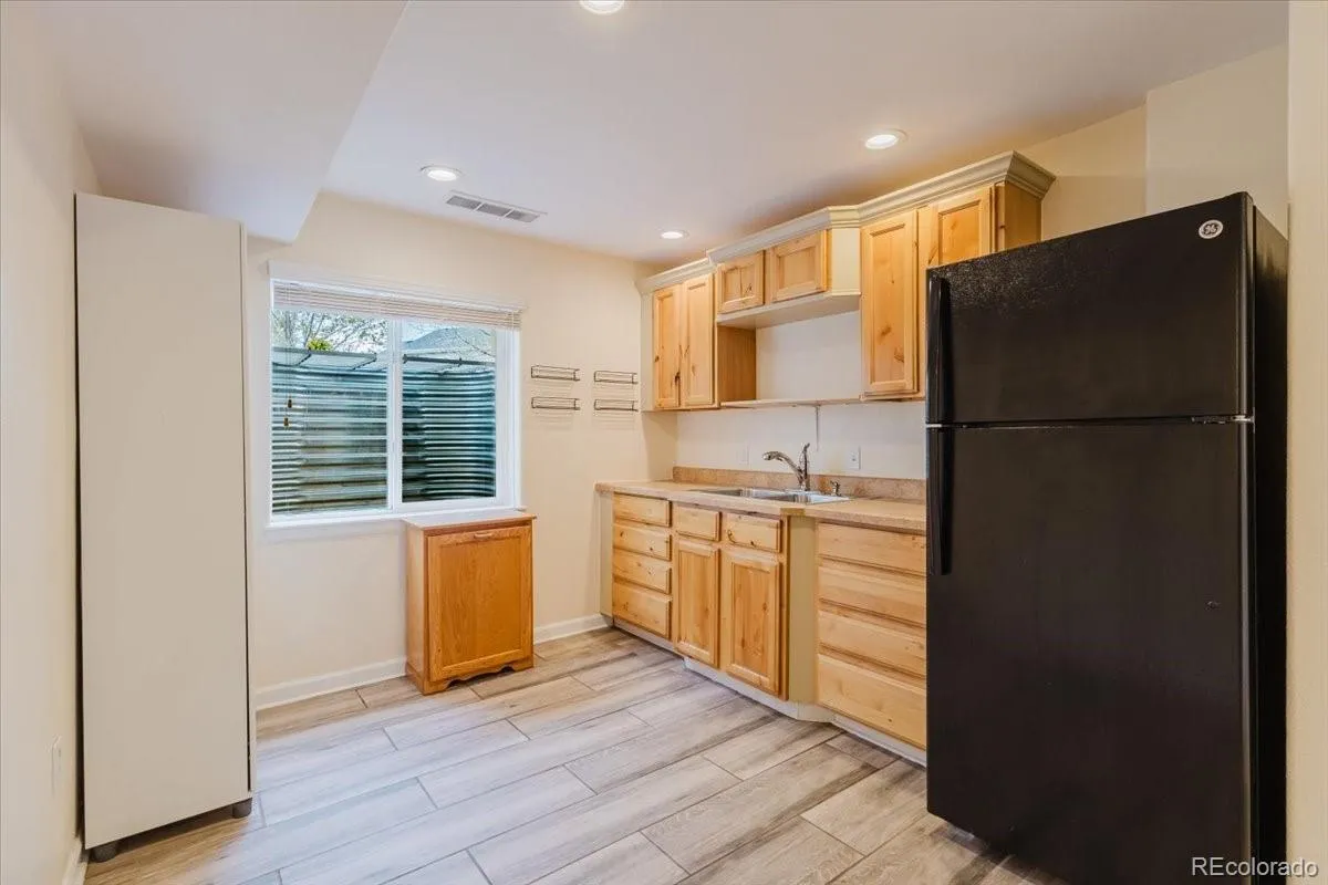 04172026220755 1200 24