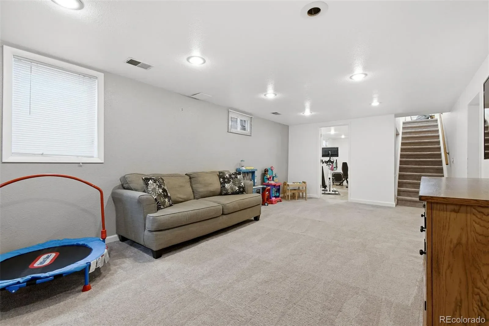 03192026213459 1600 21