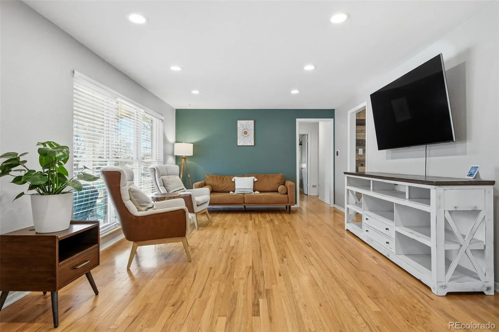 03192026213459 1600 6