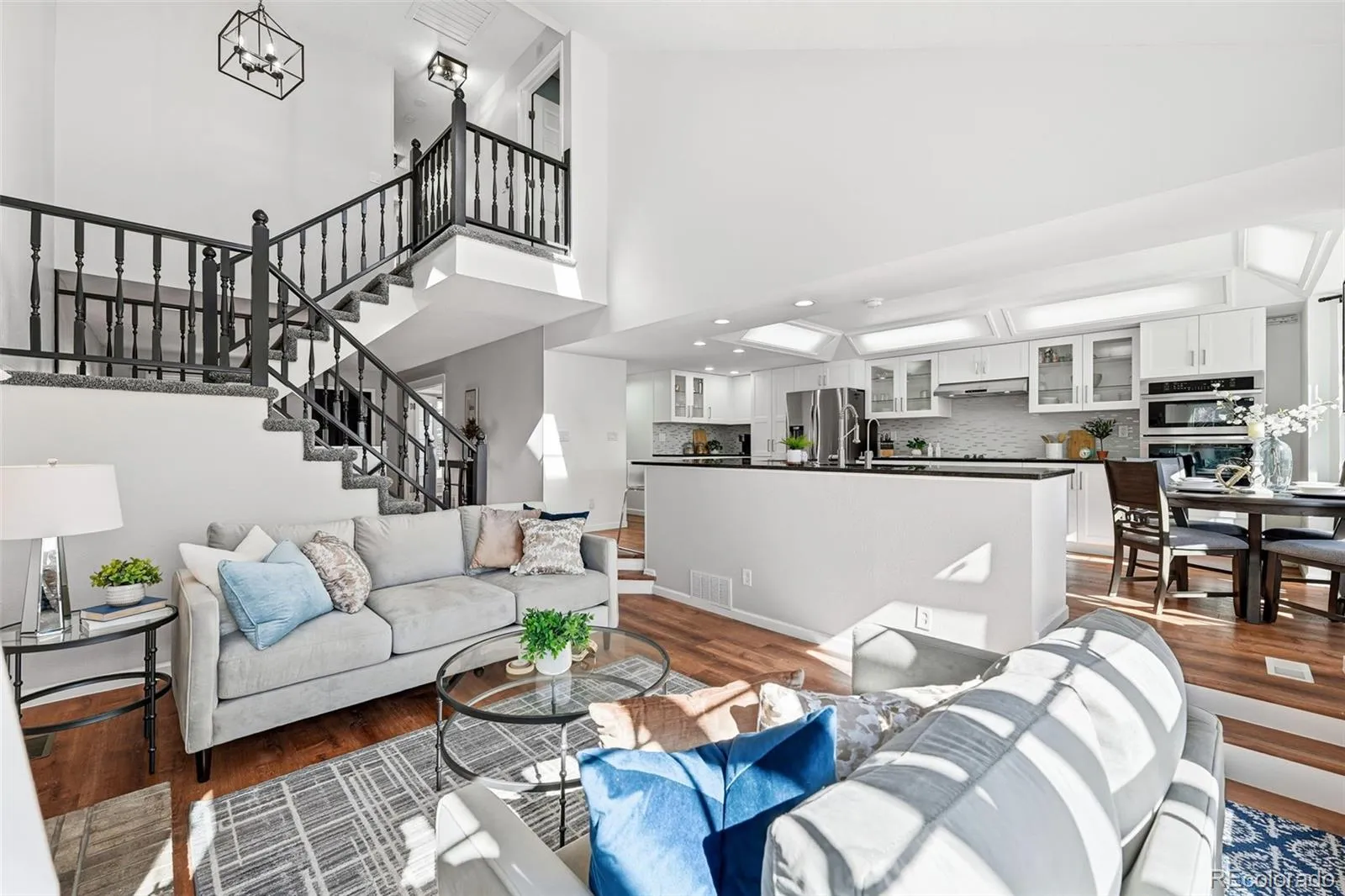 04152026032006 1600 8