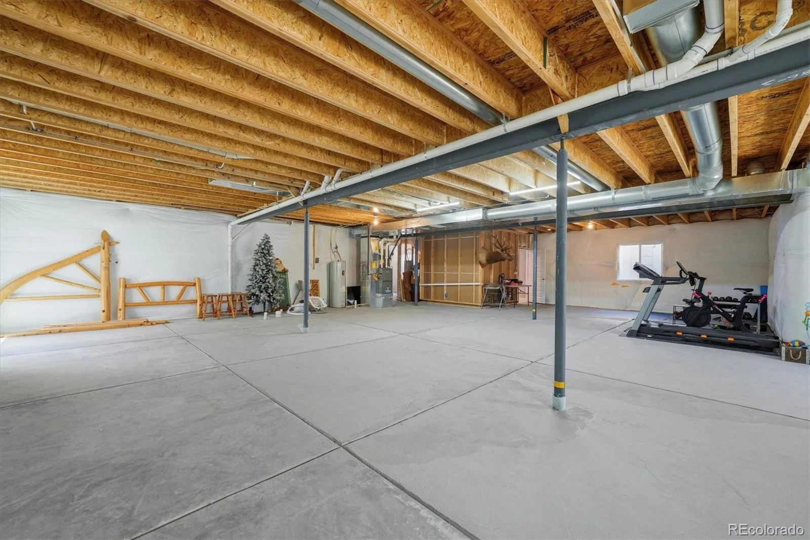 3258 Carabiner Street Castle Rock CO 80108 | MLS #REC8475558 08152026002704 1600 34
