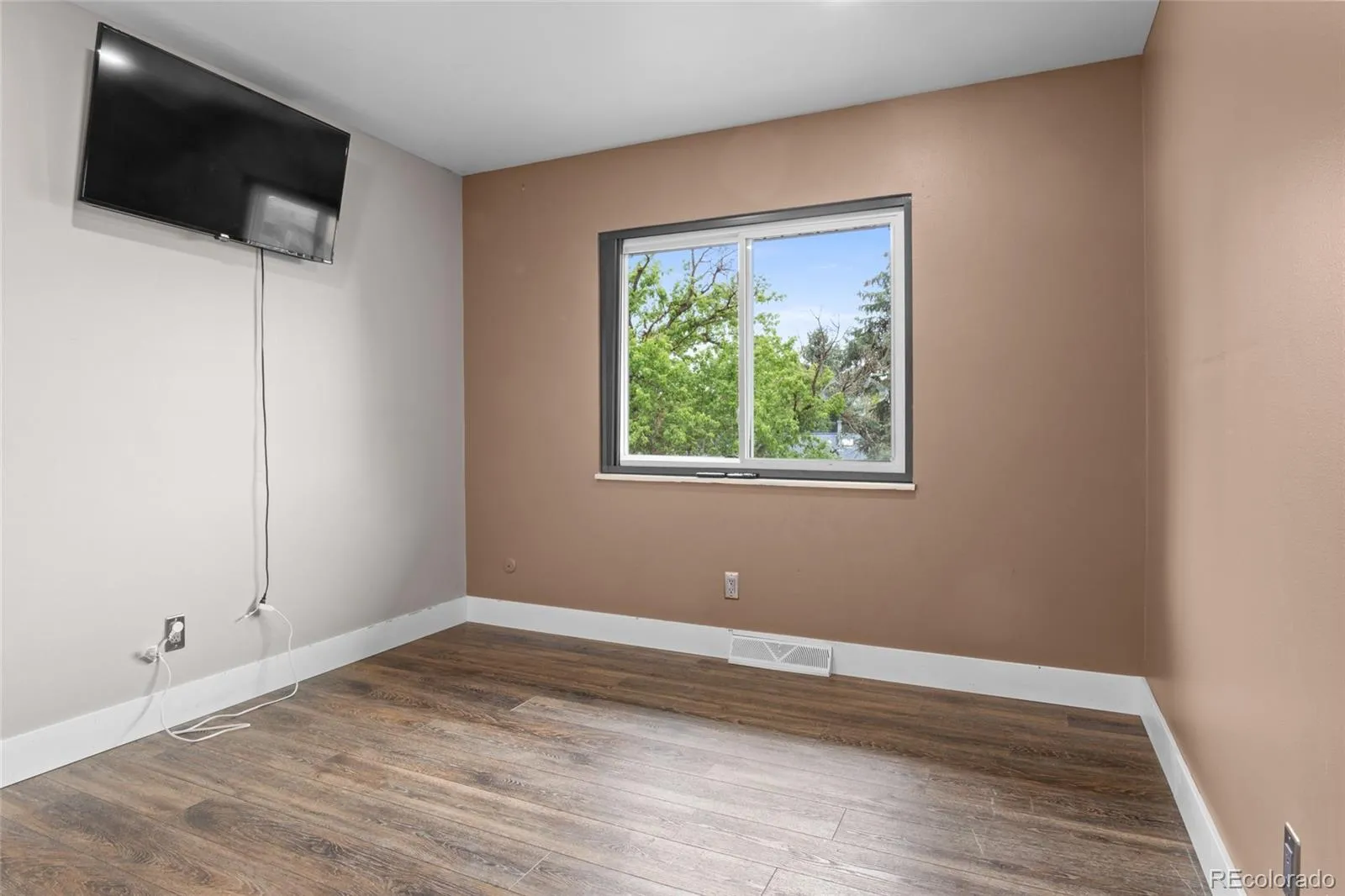 1846 S Cole Court Lakewood CO 80228 MLS #REC8485808 05212026190652 1600 13