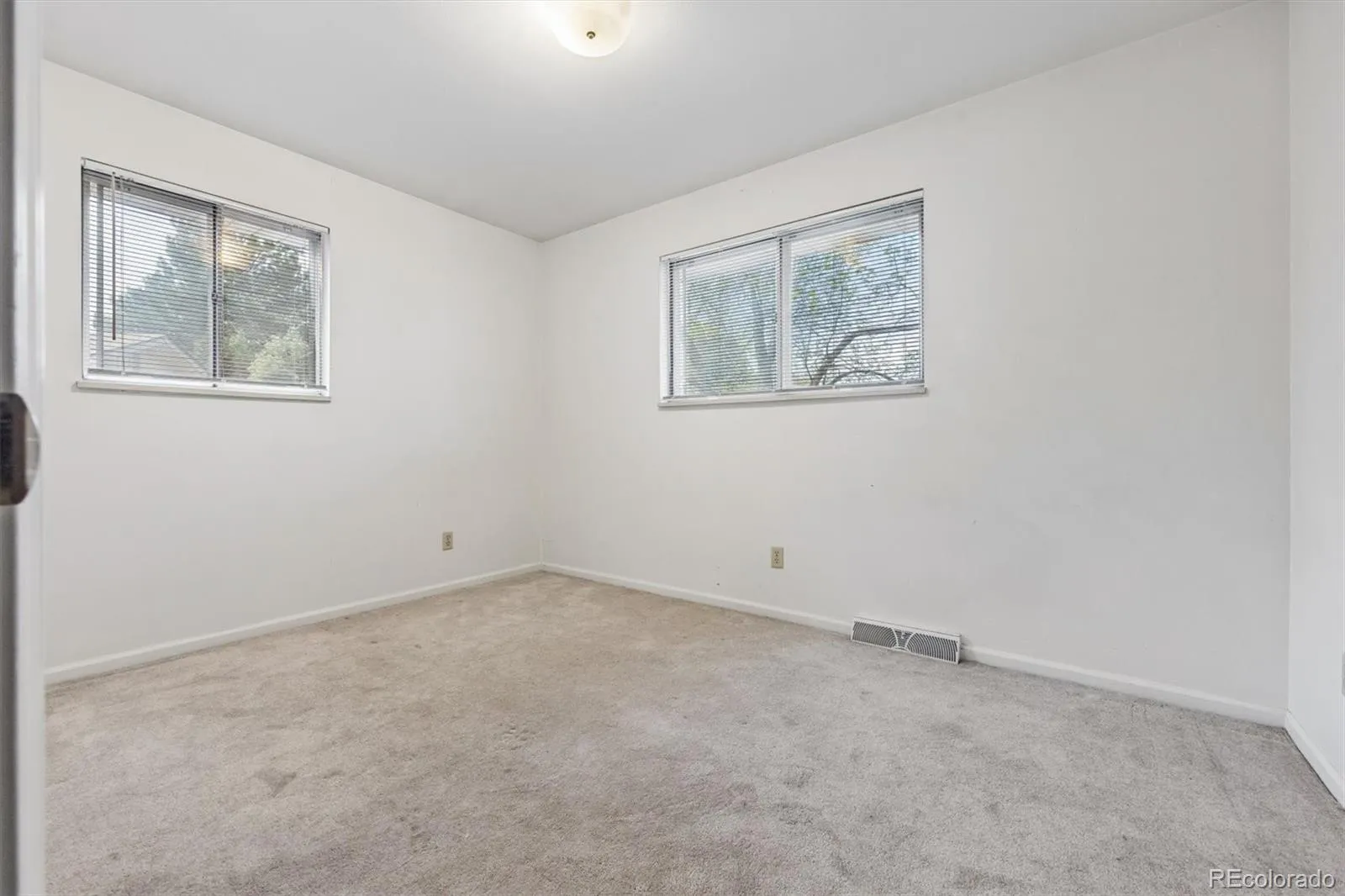 04152026235235 1600 15