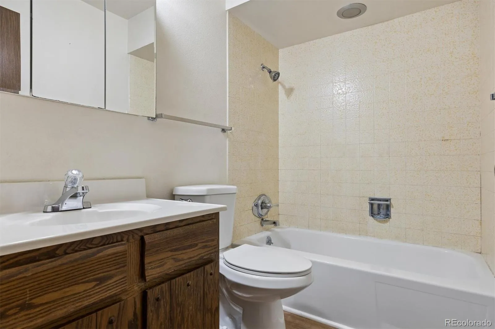 04152026235235 1600 16