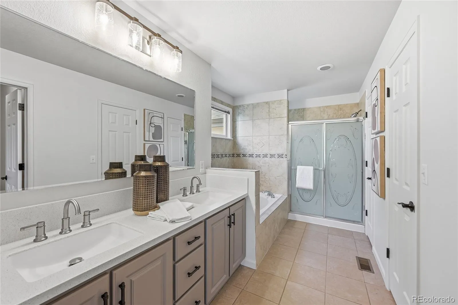 19095 E Progress Avenue Centennial CO 80015 MLS #REC8490518 04242026185055 1600 16