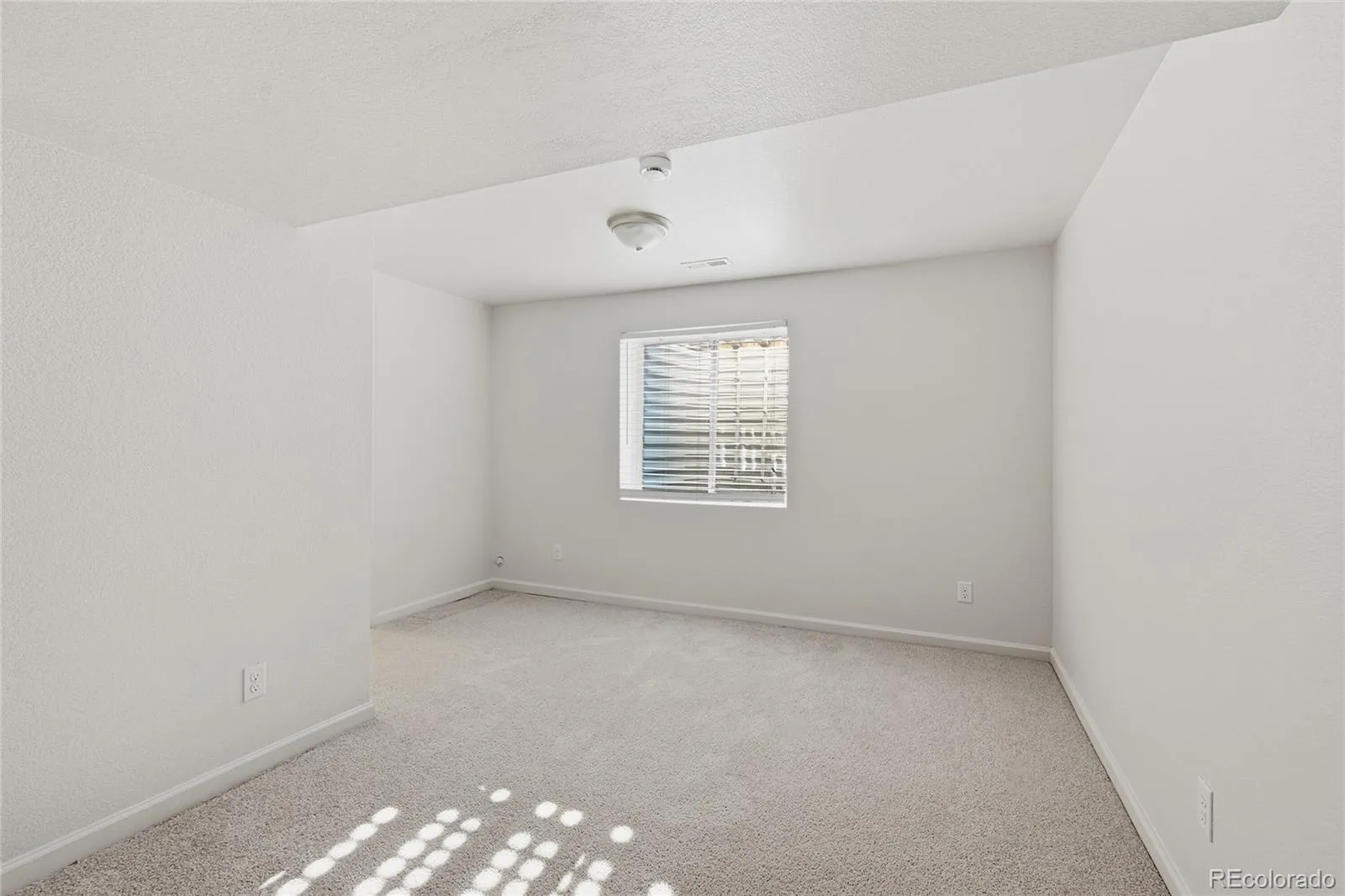 19095 E Progress Avenue Centennial CO 80015 MLS #REC8490518 04242026185055 1600 26