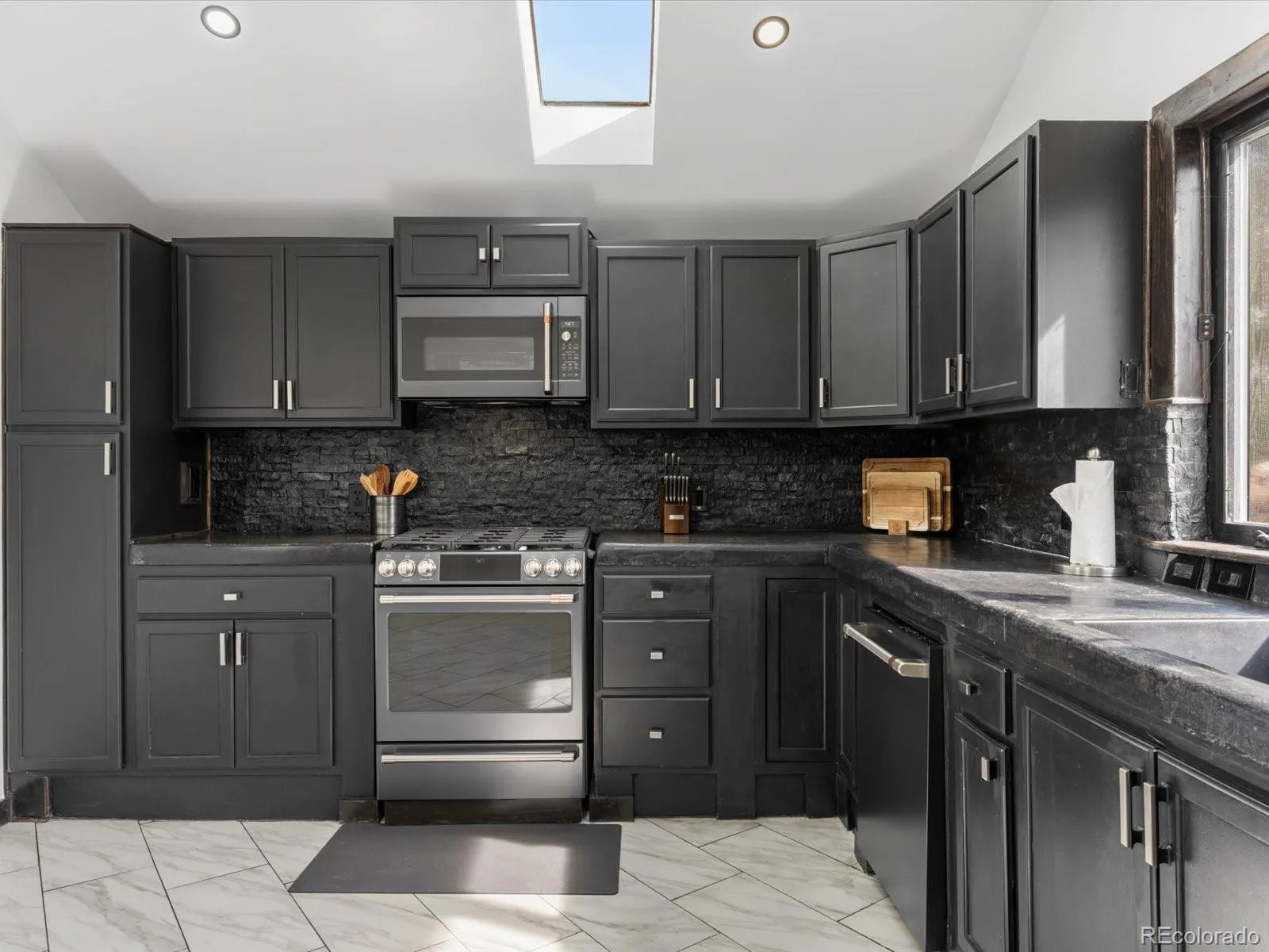 11794 W 13th Avenue Lakewood CO 80401 MLS #REC8490972 04272026194848 1600 2