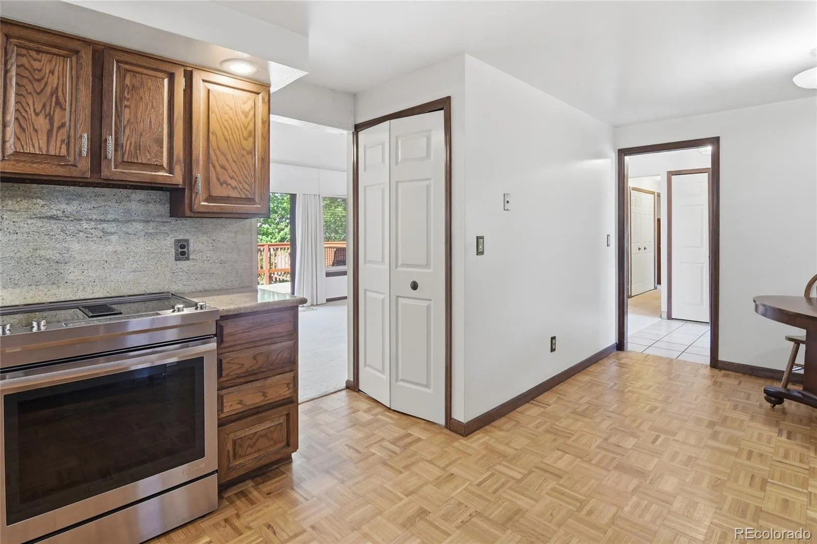 6043 S Glencoe Way Centennial CO 80121 MLS #REC8494161 05202026223330 1600 12